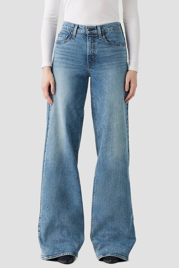 Джинсы киген қыз лесбияндық бейне Джинсы киген қыз лесбияндық бейне