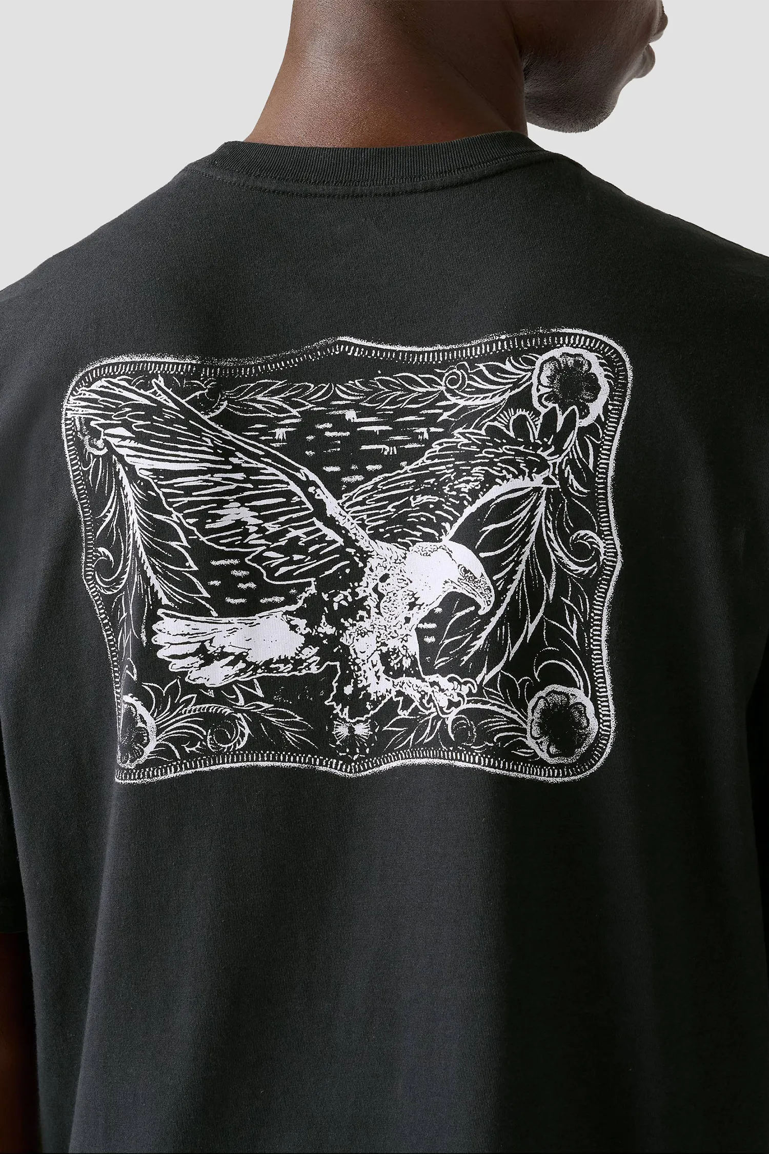 Мужская черная футболка 5