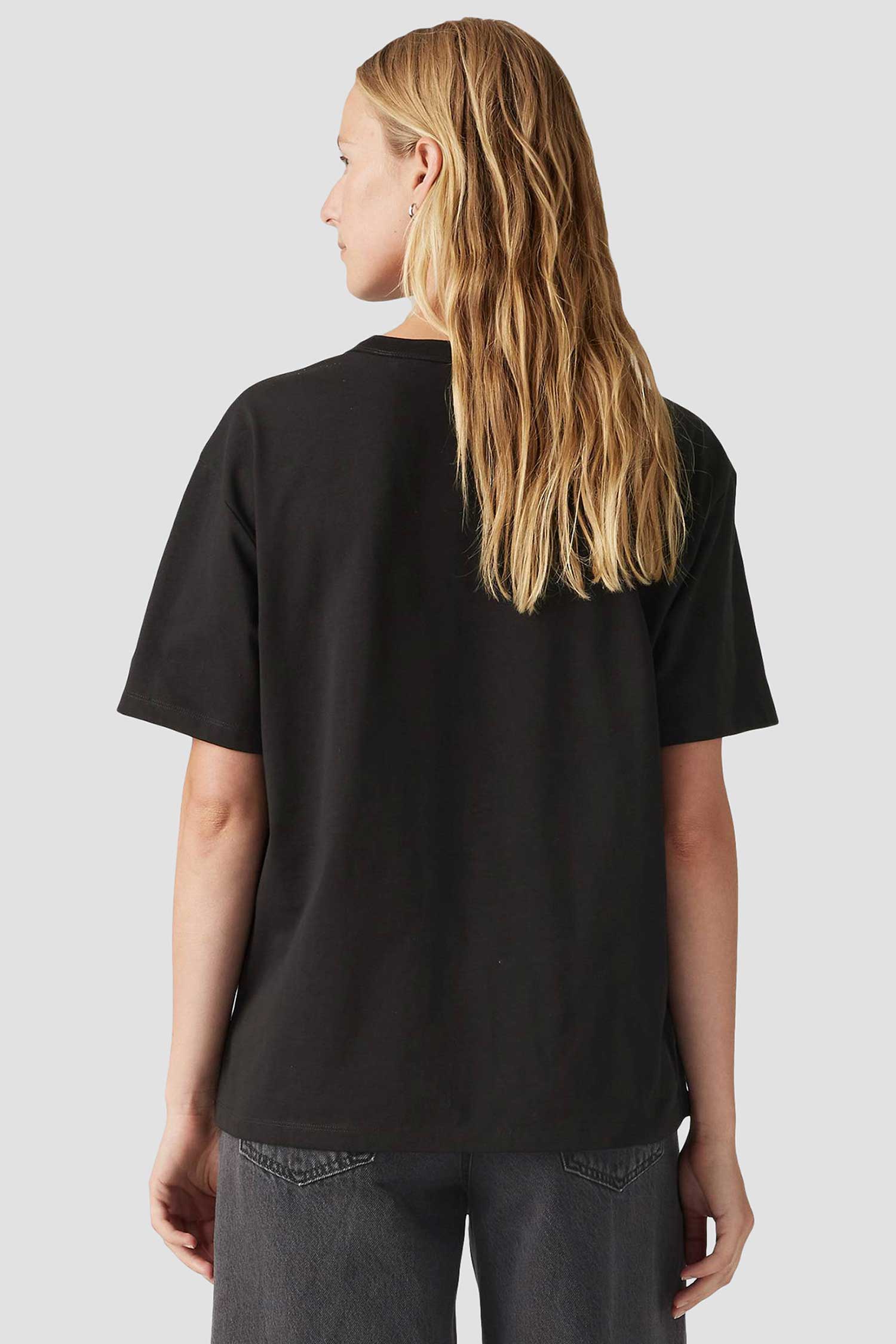 Женская черная футболка 3