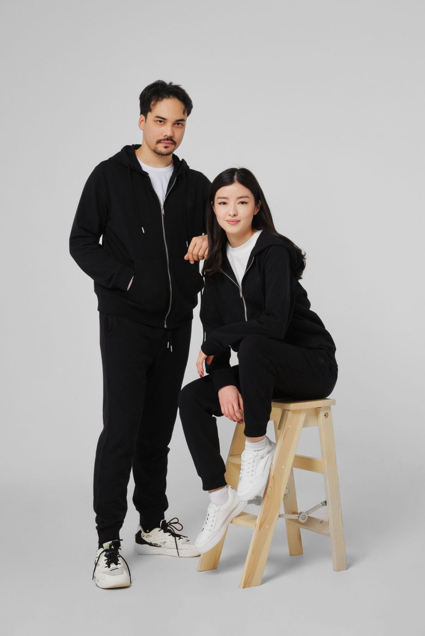 Черная кофта на замке ARGYMAQ (Унисекс) 1