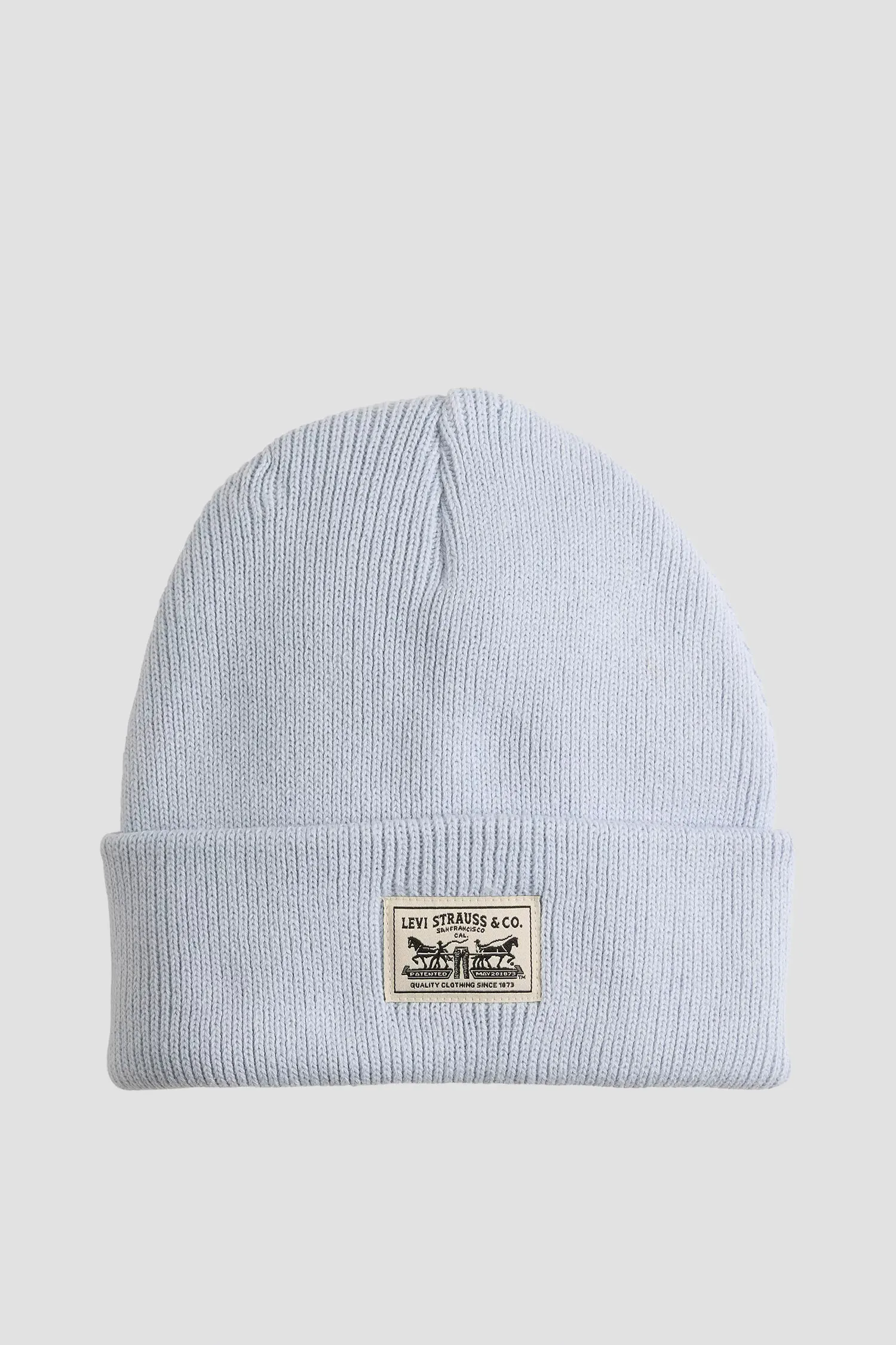 Женская голубая шапка 1