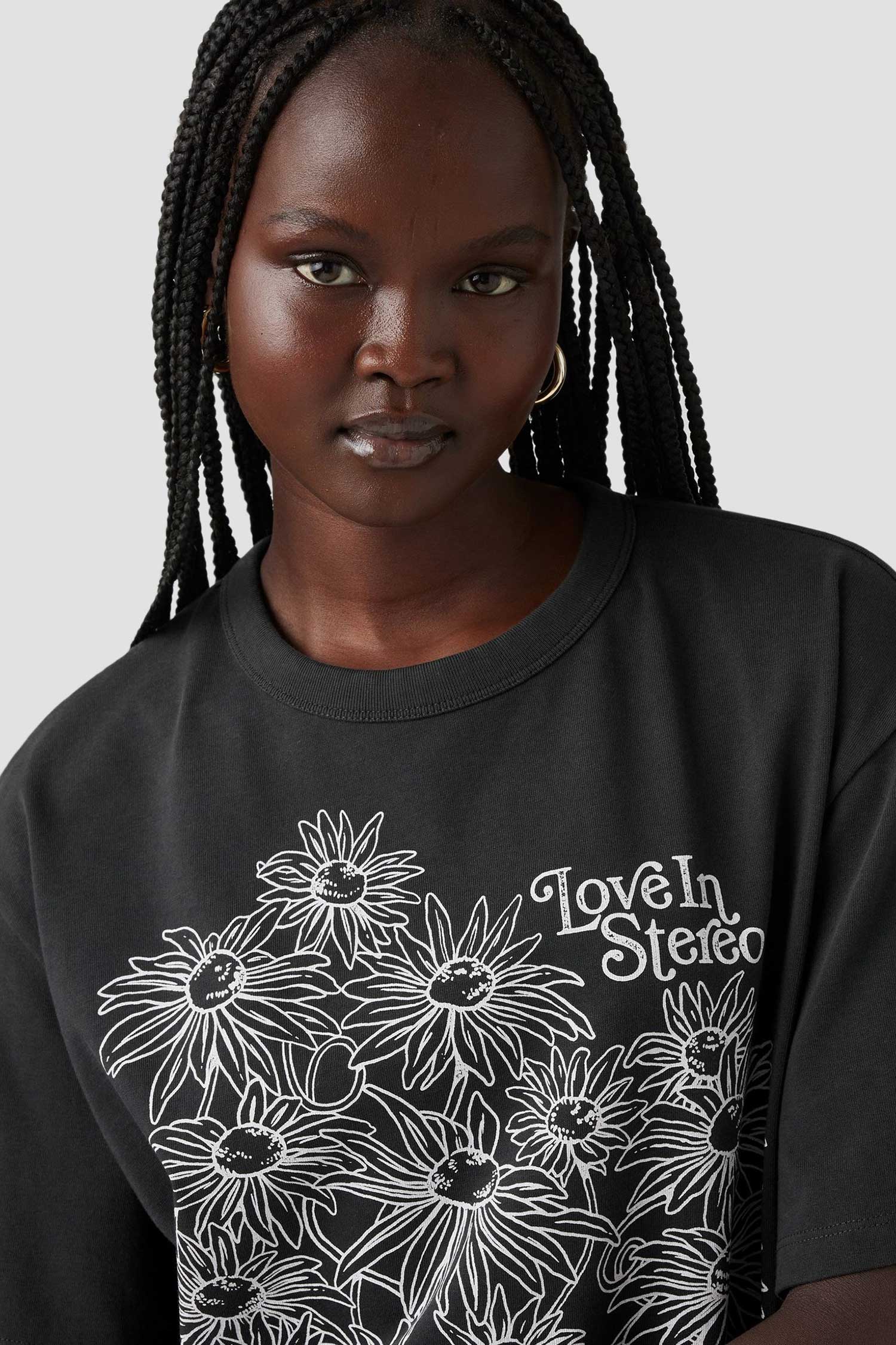 Женская черная футболка 5