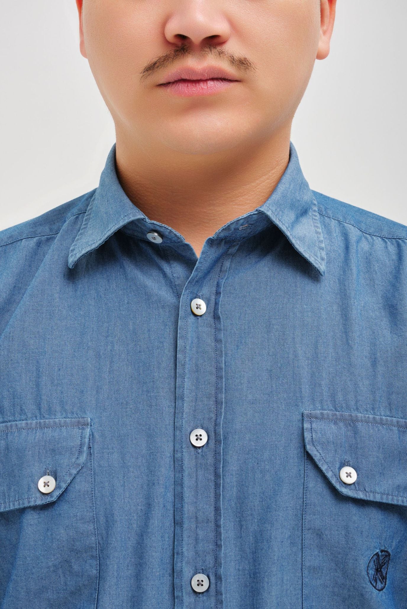 Мужская голубая рубашка 4
