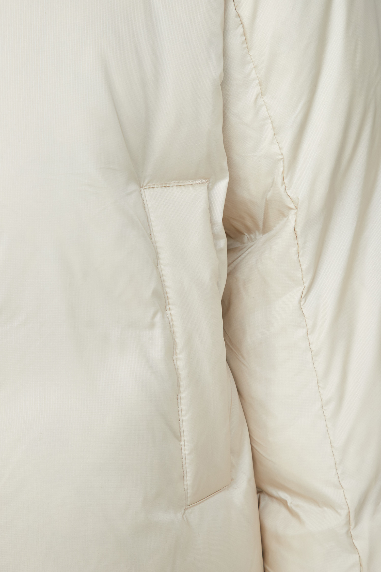 Женский бежевый пуховик 6