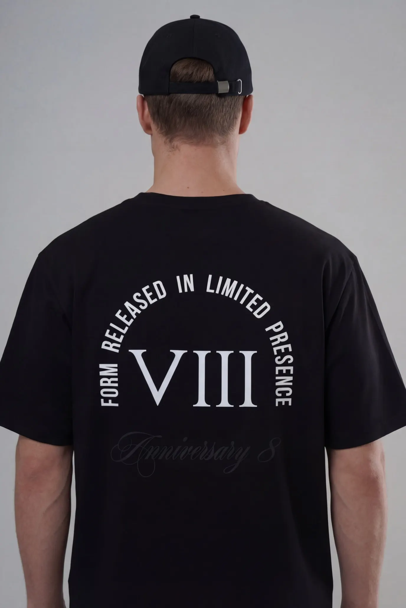 Футболка ANNIVERSARY 8 / FORM RELEASED 4