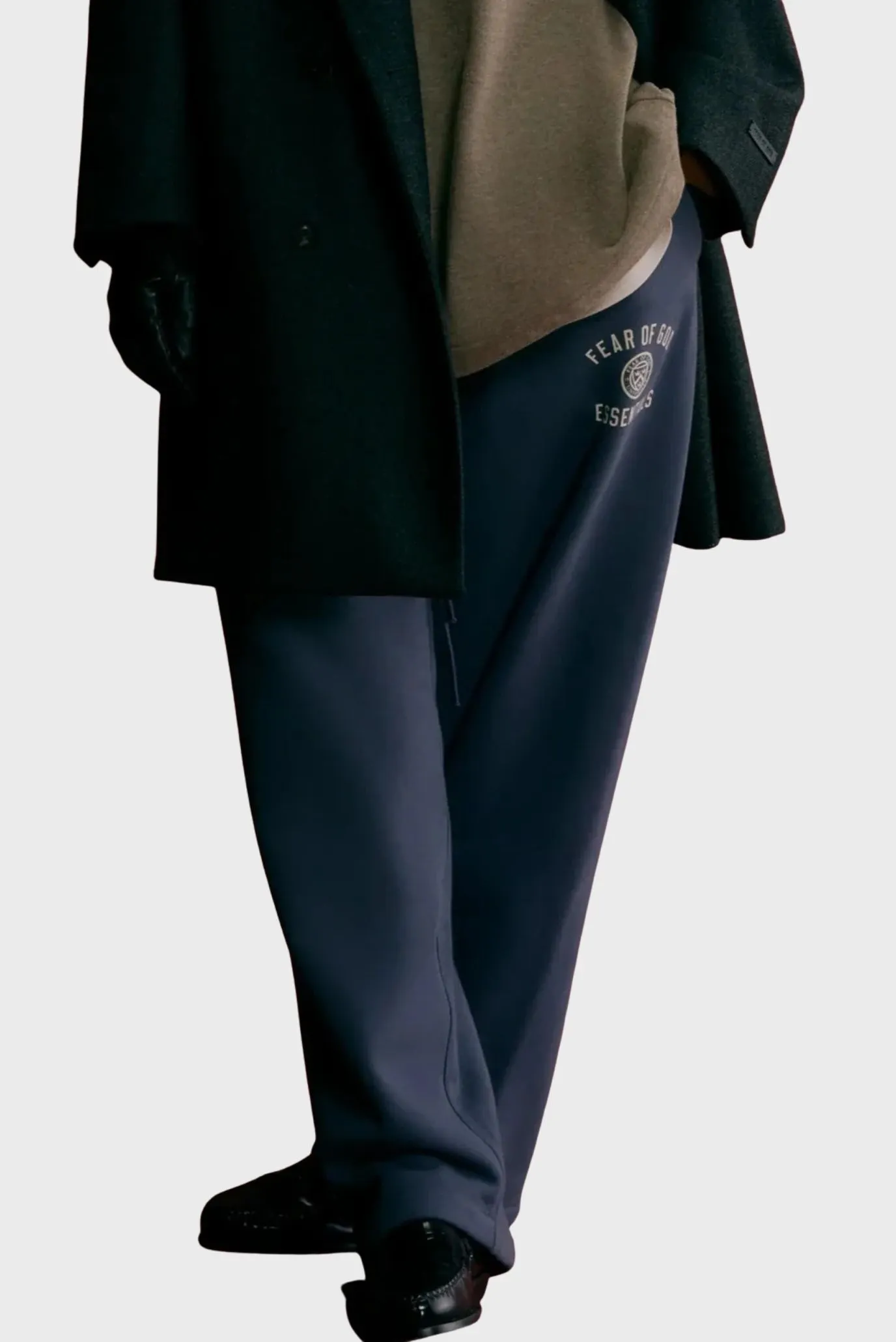 Fear of God Essentials Fleece Relaxed Sweatpant Marine 3