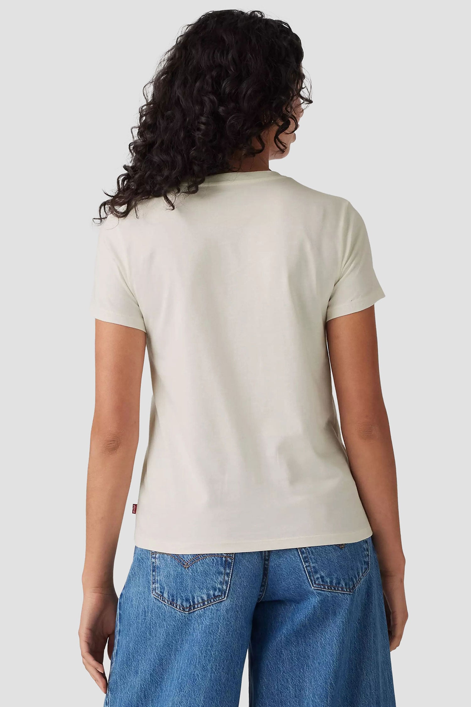 Женская белая футболка 3