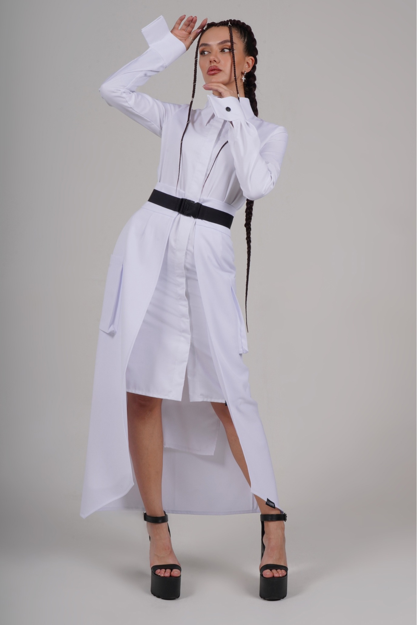 Белая рубашка-платье с высокими разрезами 2