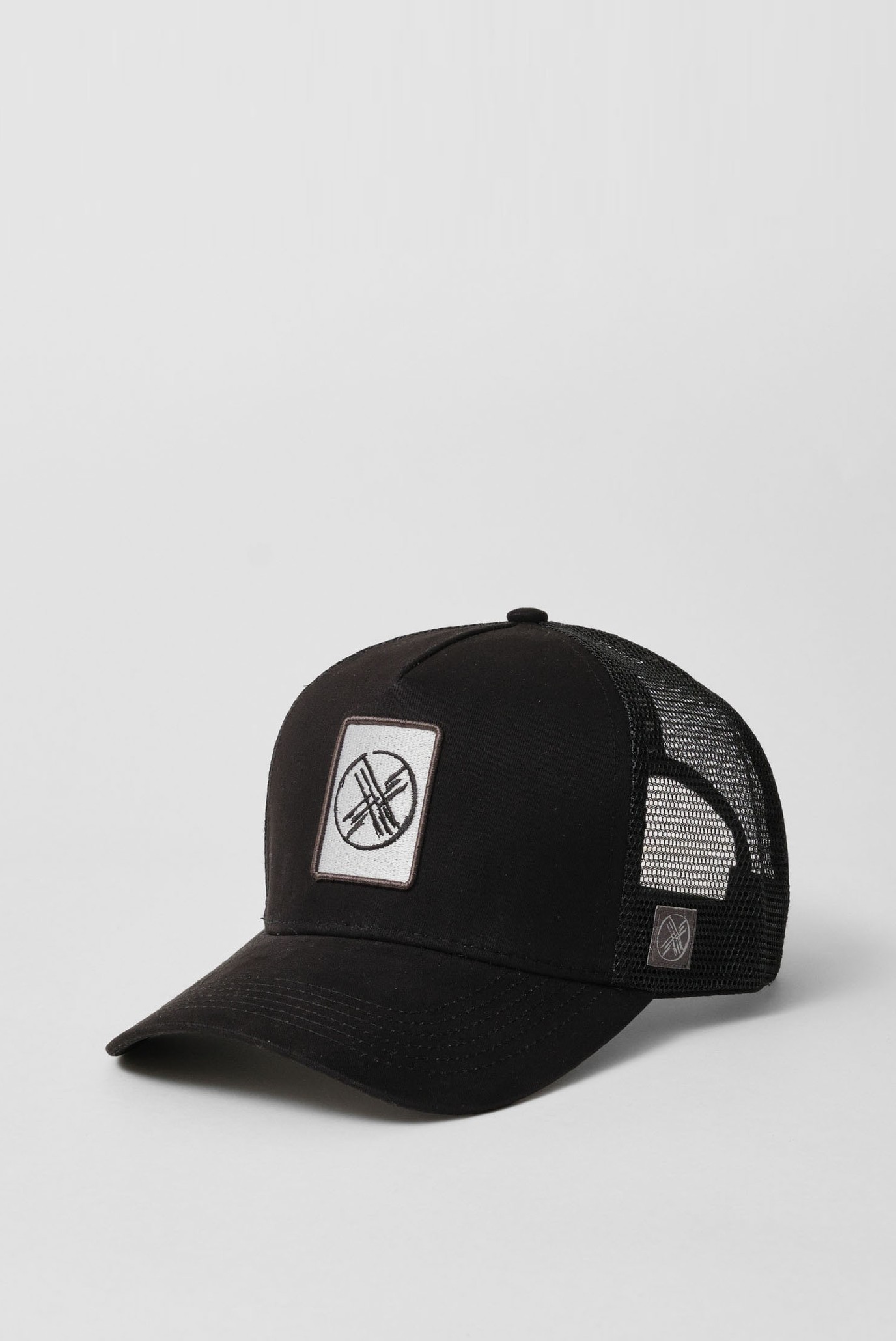 Черная кепка SHANYRAQ (Унисекс) 1