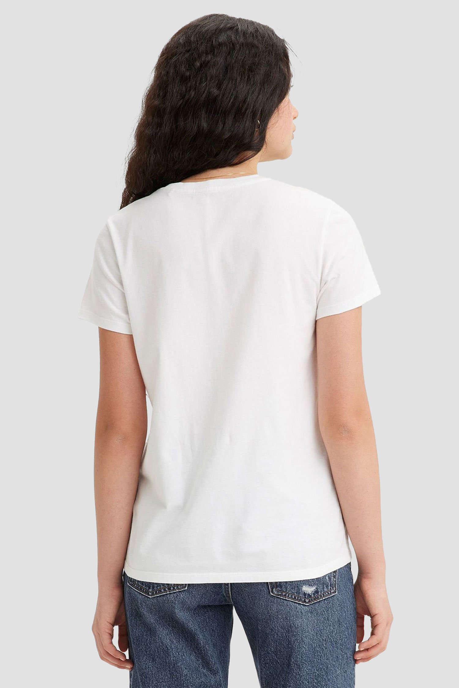Женская белая футболка 3