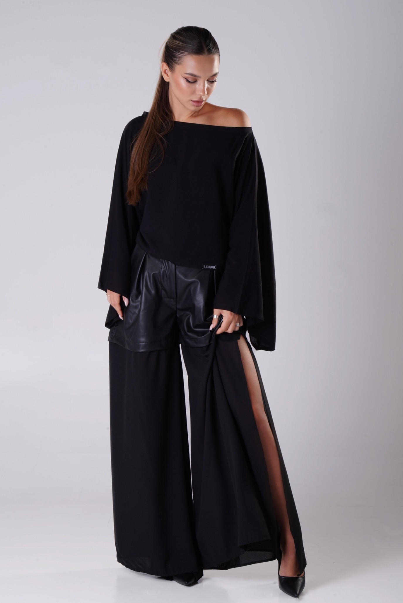 Женская черная блузка 2