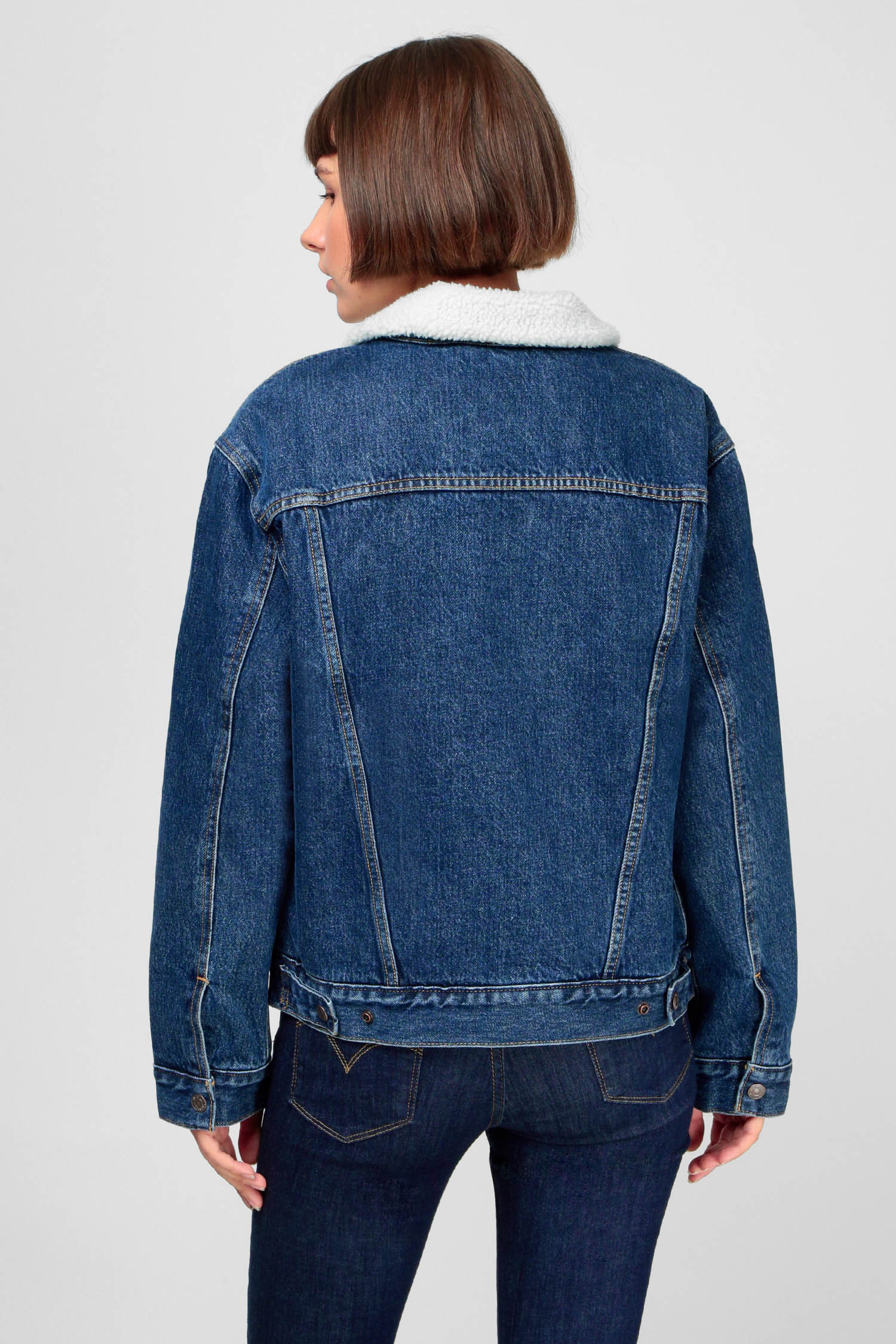 Женская синяя джинсовая куртка 3