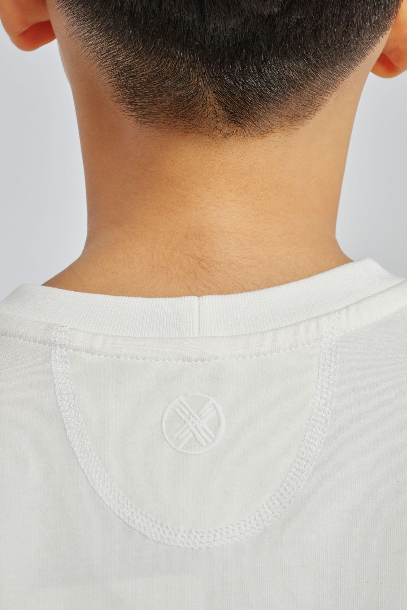 Детский белый свитшот 6