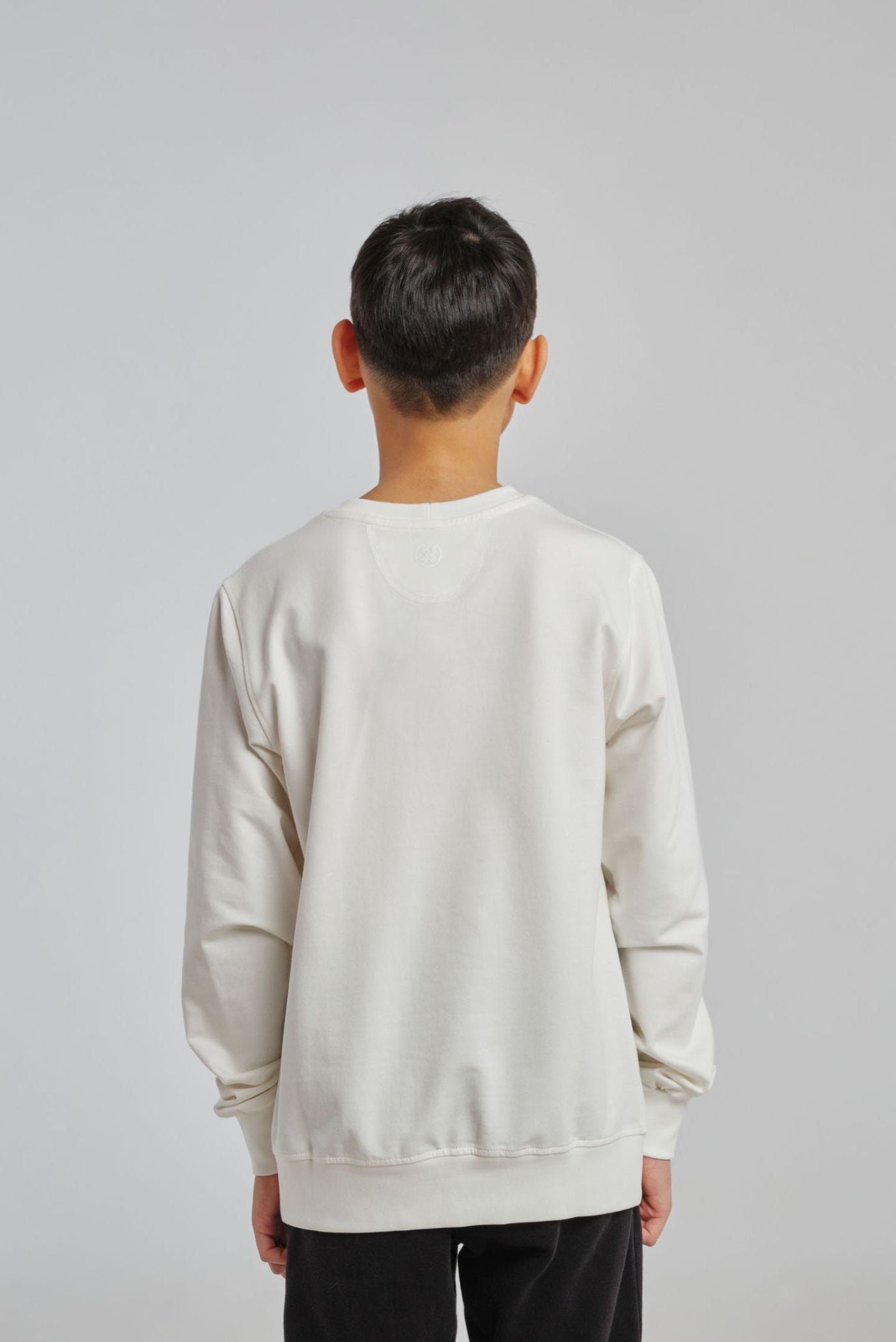 Детский белый свитшот 4