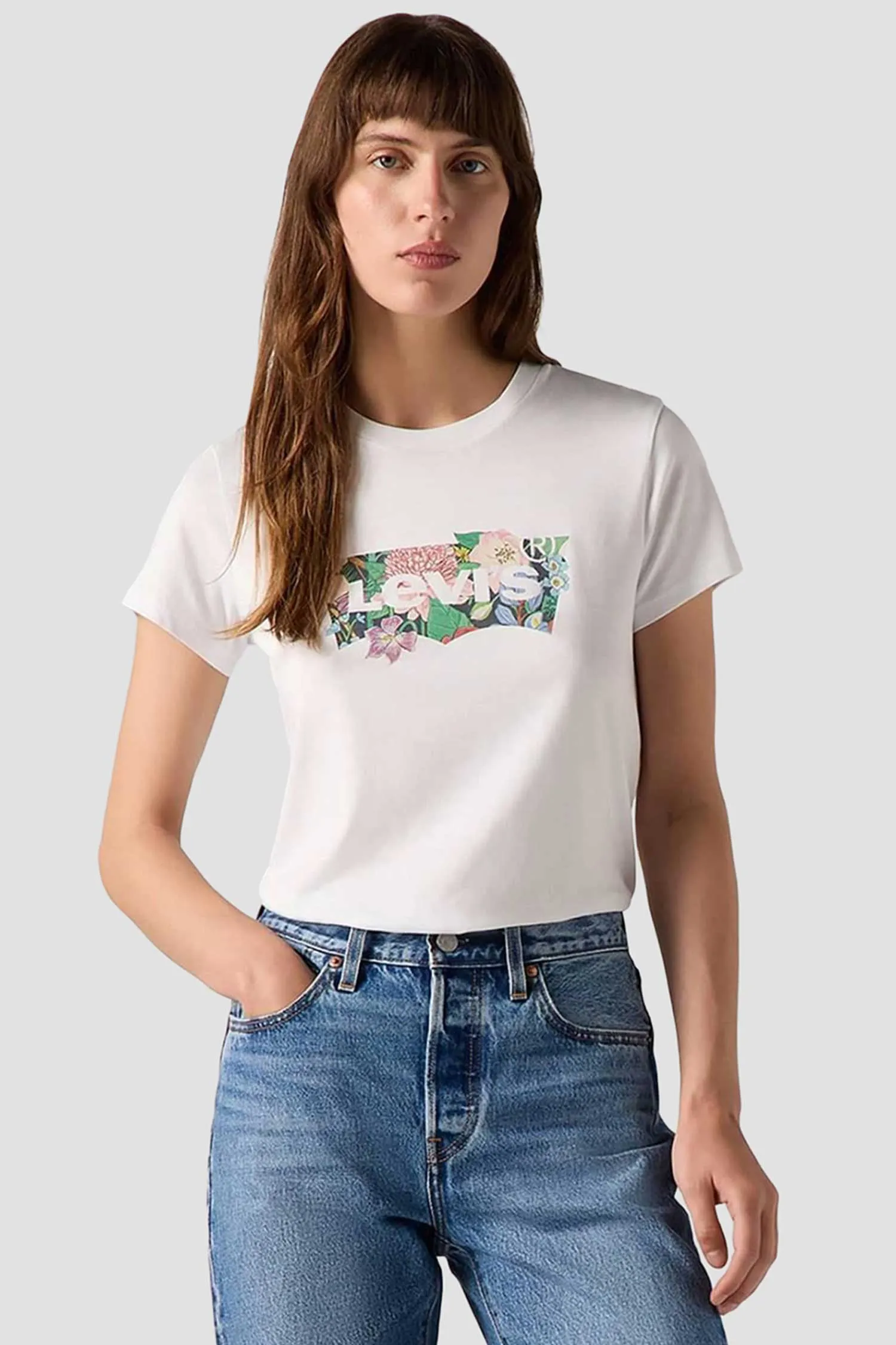 Женская белая футболка 1