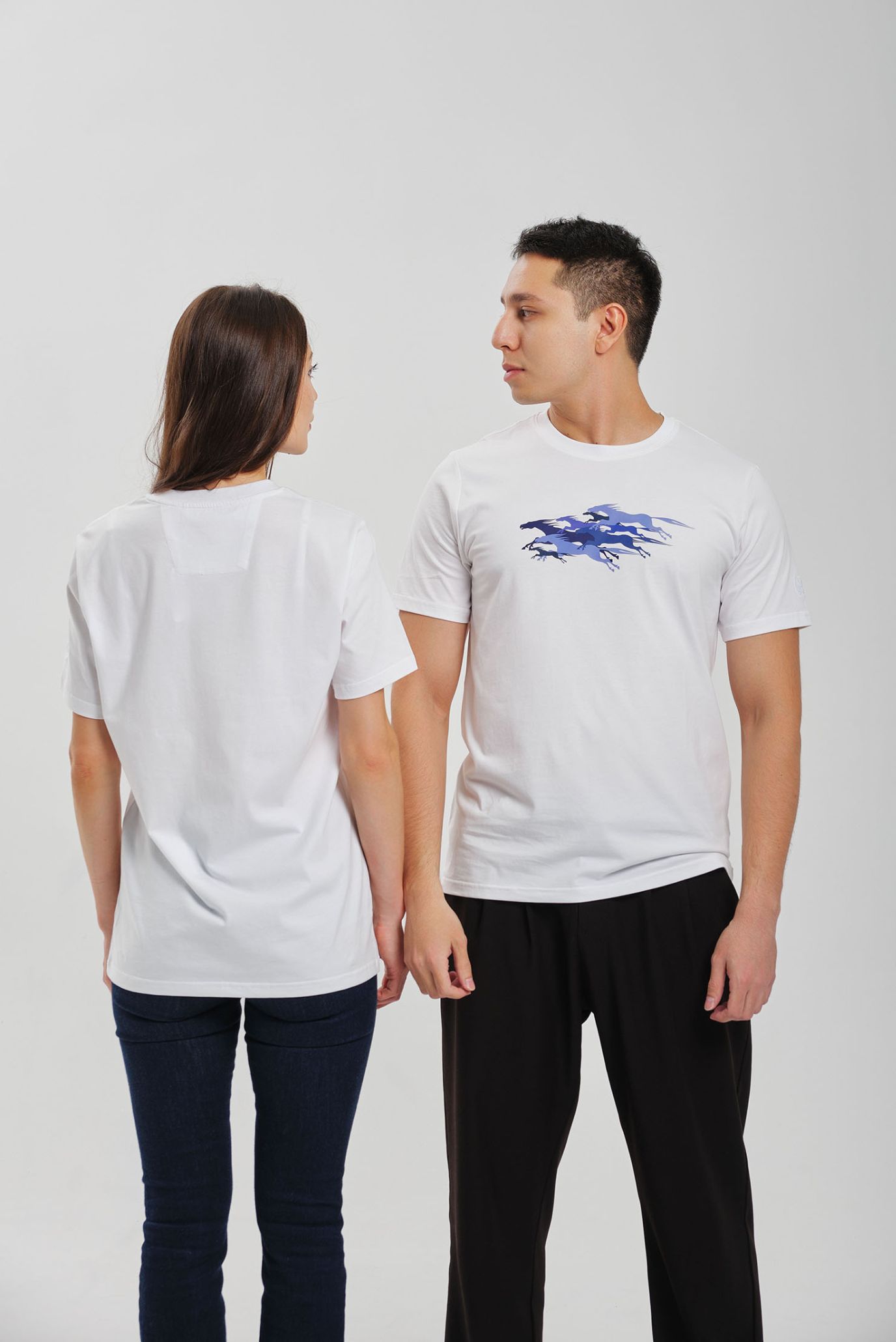 Белая футболка ARGYMAQTAR (Унисекс) 2