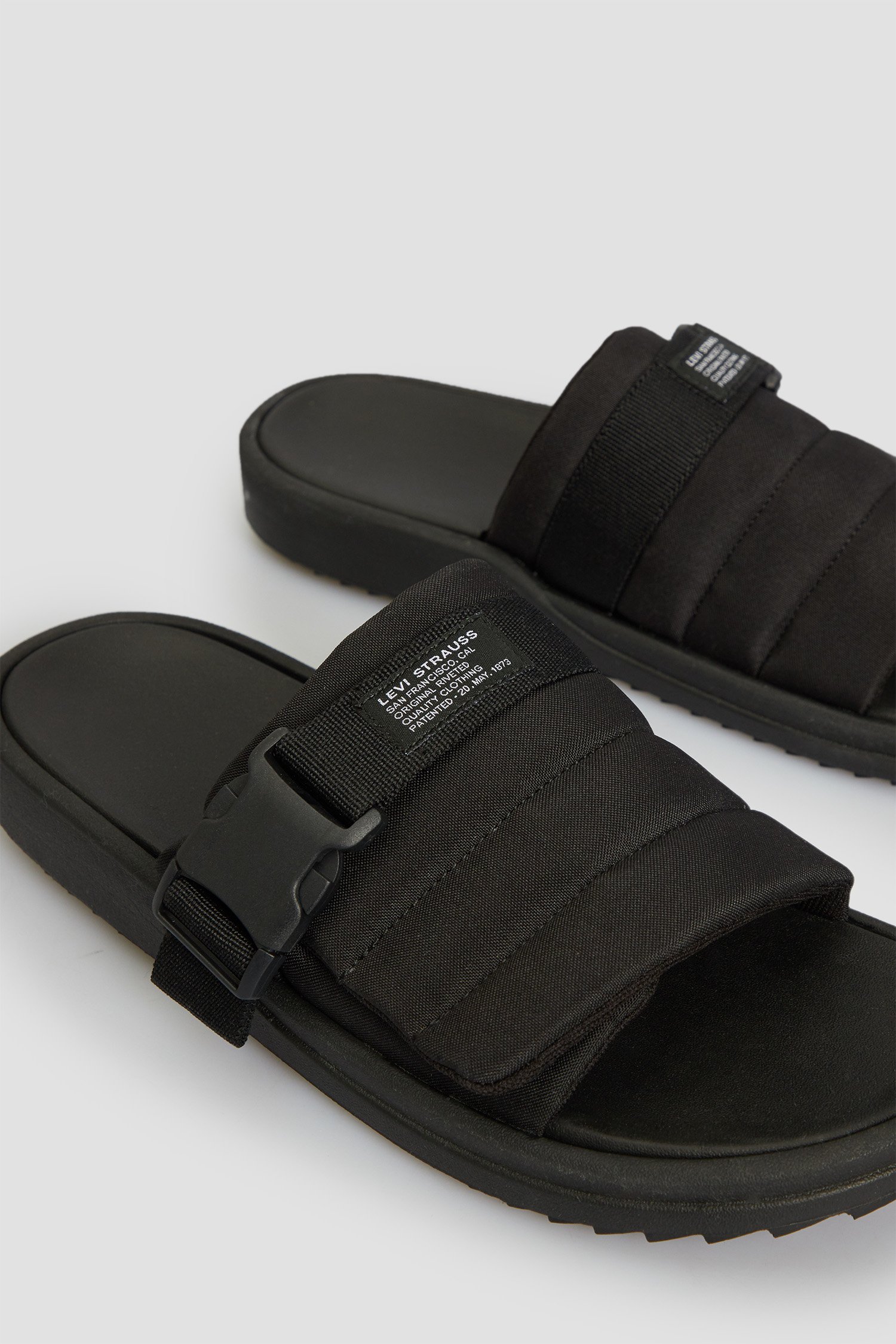 Мужские черные слайдеры 4