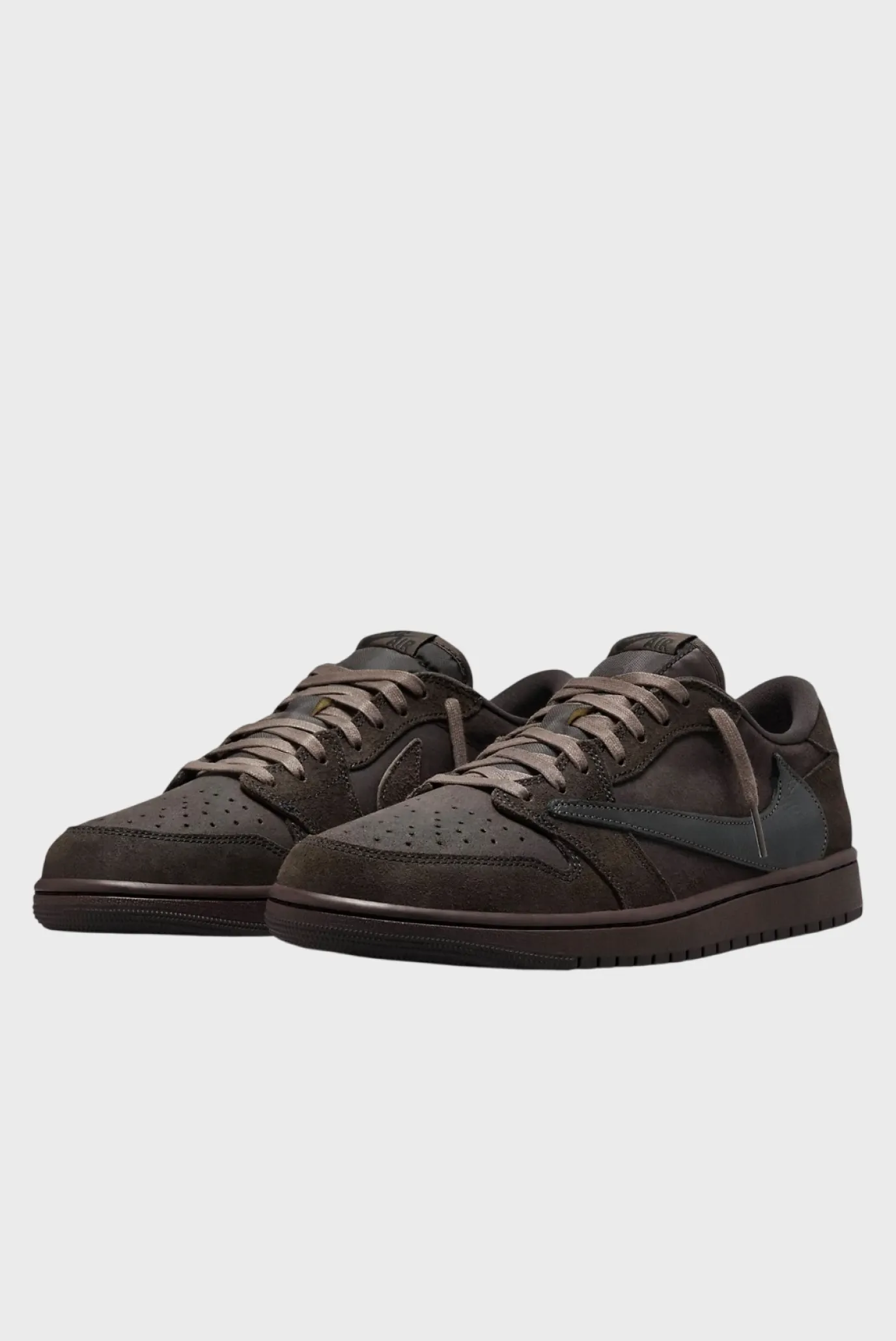 Air Jordan 1 Retro Low OG SP Travis Scott Velvet Brown 2