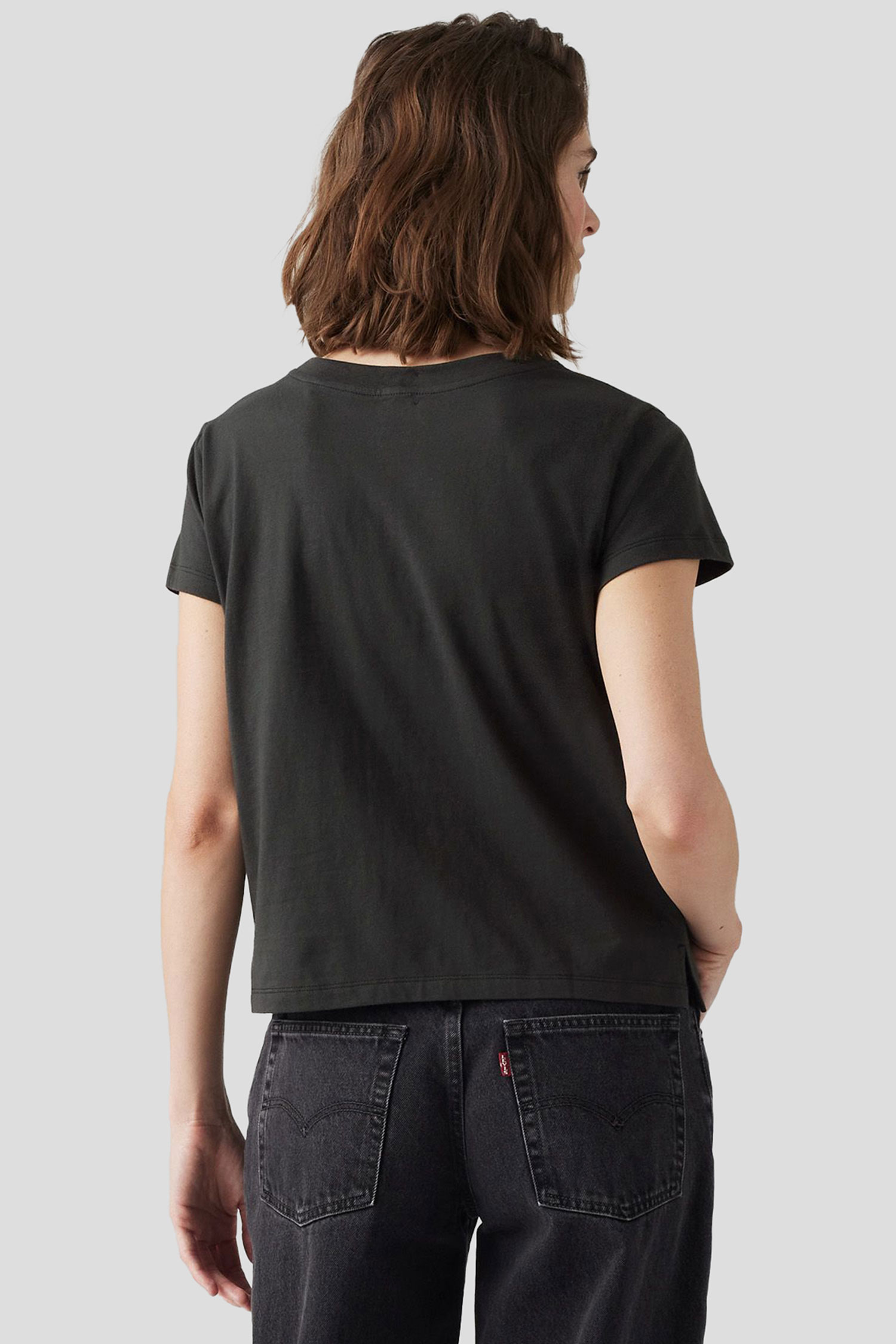 Женская черная футболка 3