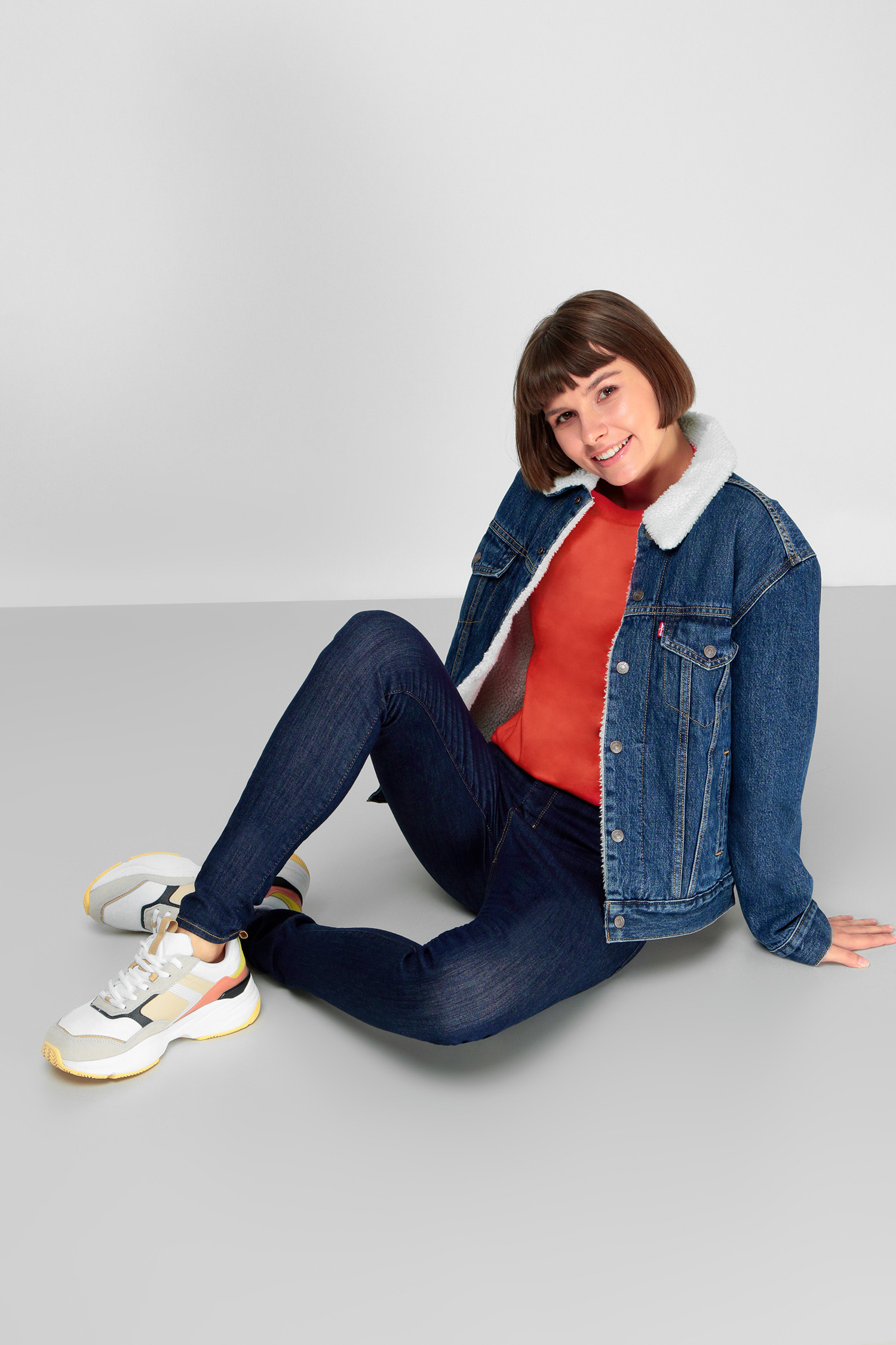 Женская синяя джинсовая куртка 5