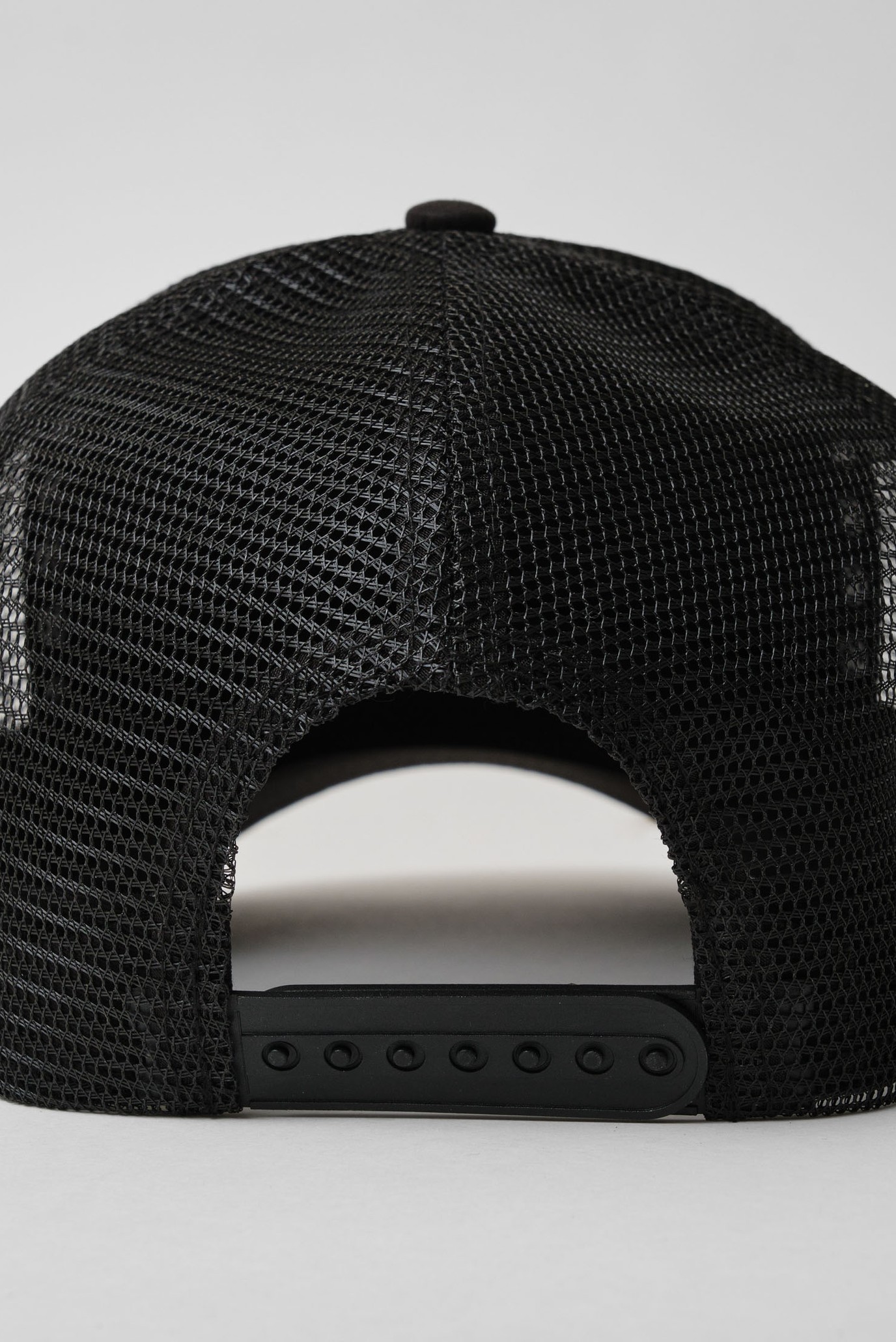 Черная кепка SHANYRAQ (Унисекс) 4