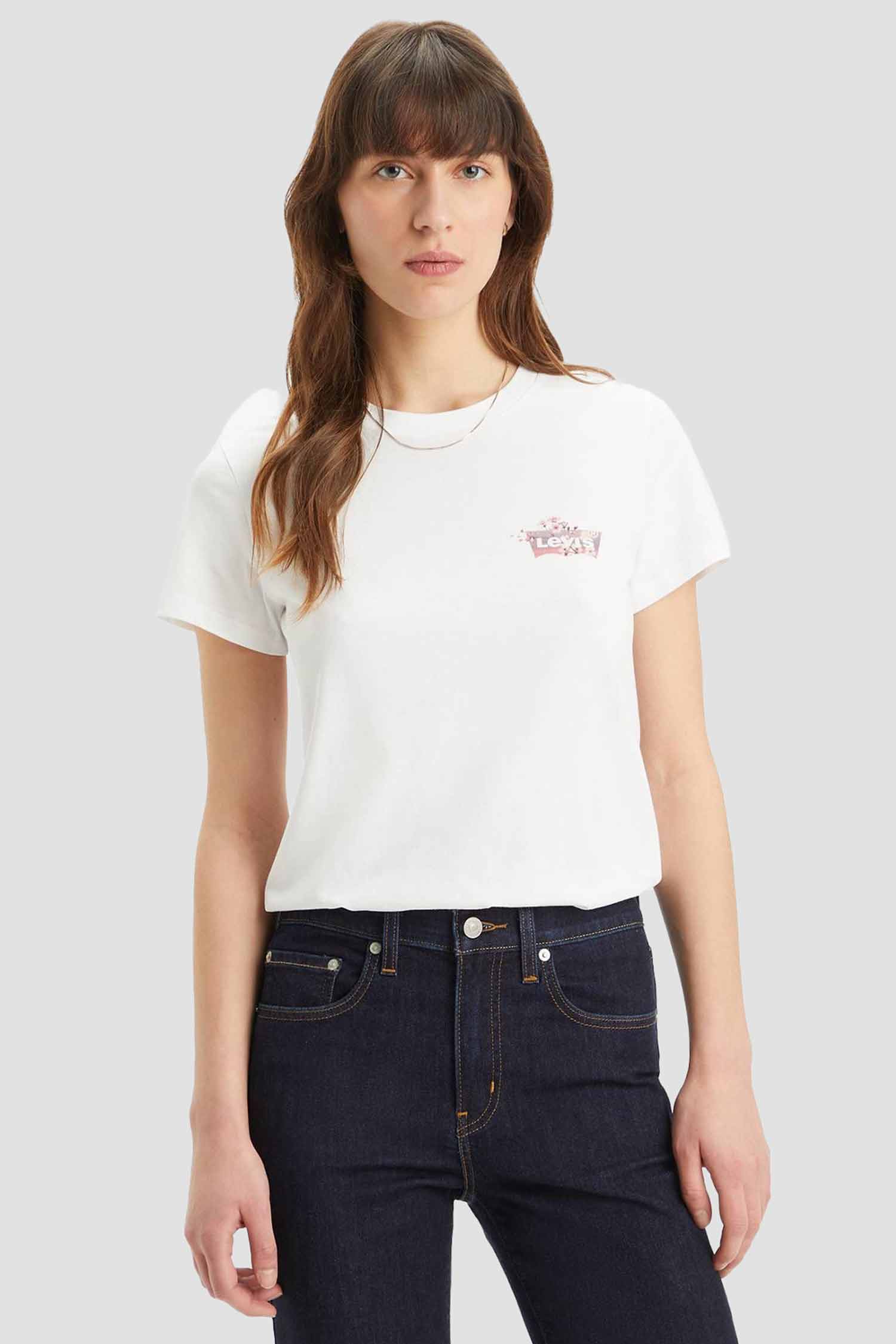 Женская белая футболка 1