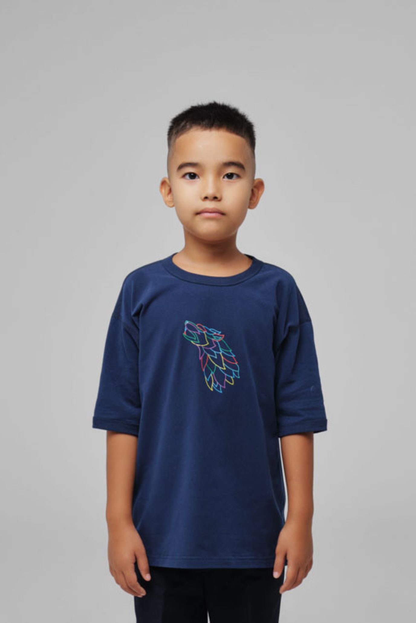 Детская темно-синяя футболка оверсайз 2