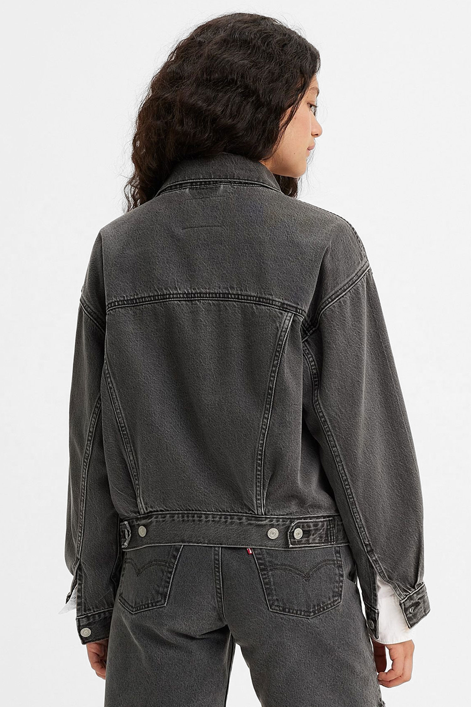 Женская черная джинсовая куртка 3