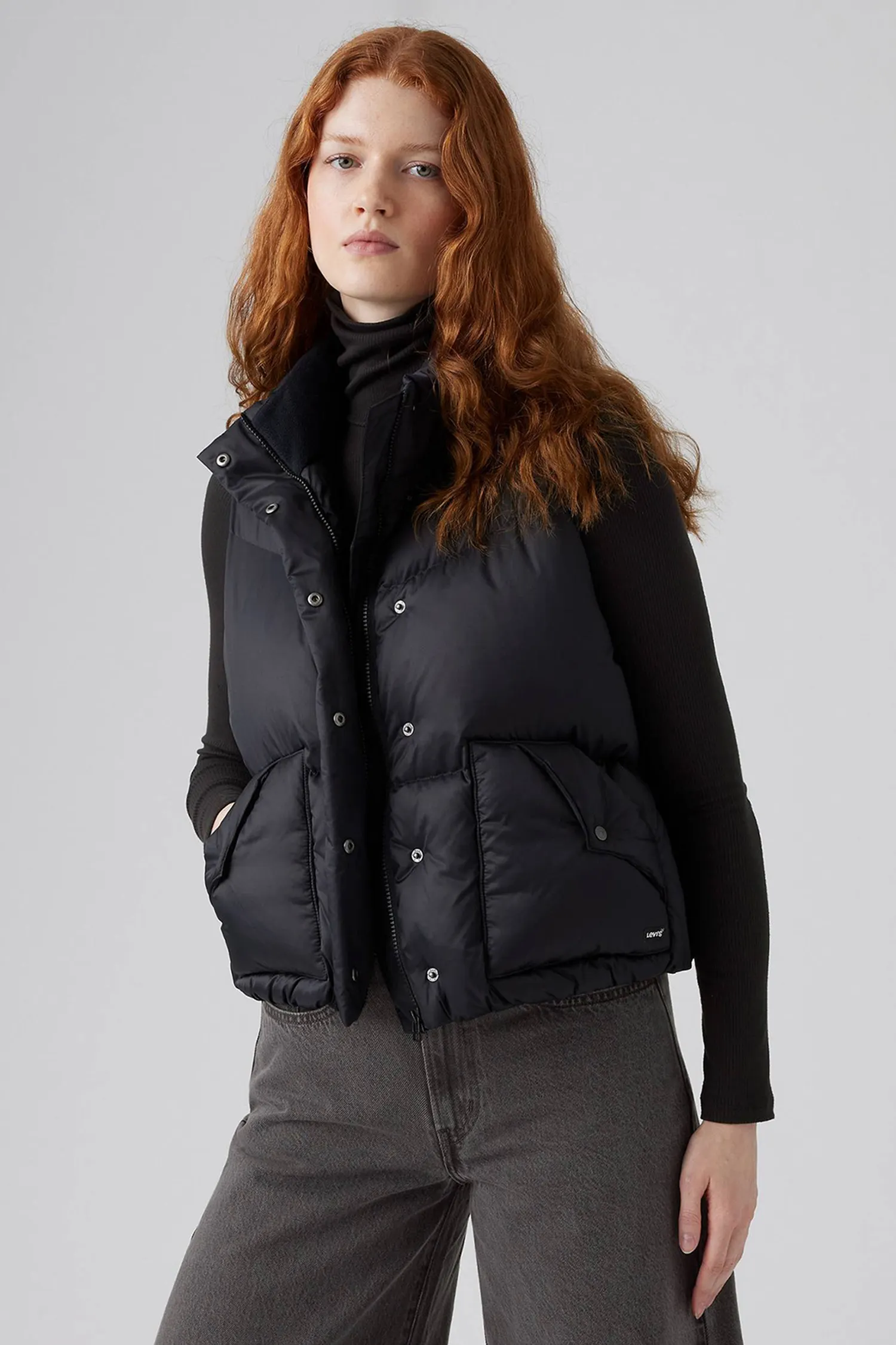 Женский черный пуховой жилет 4