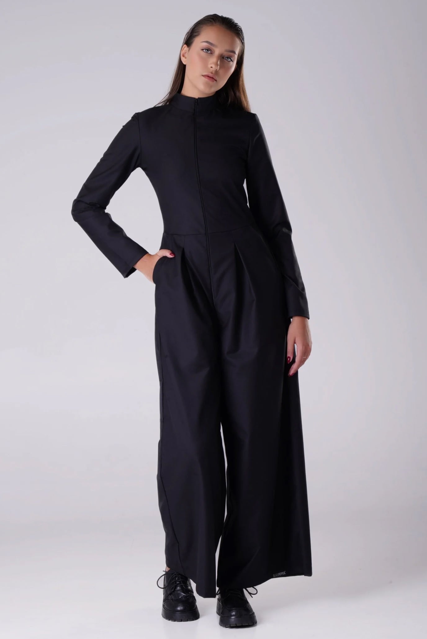 Женский черный комбинезон 3