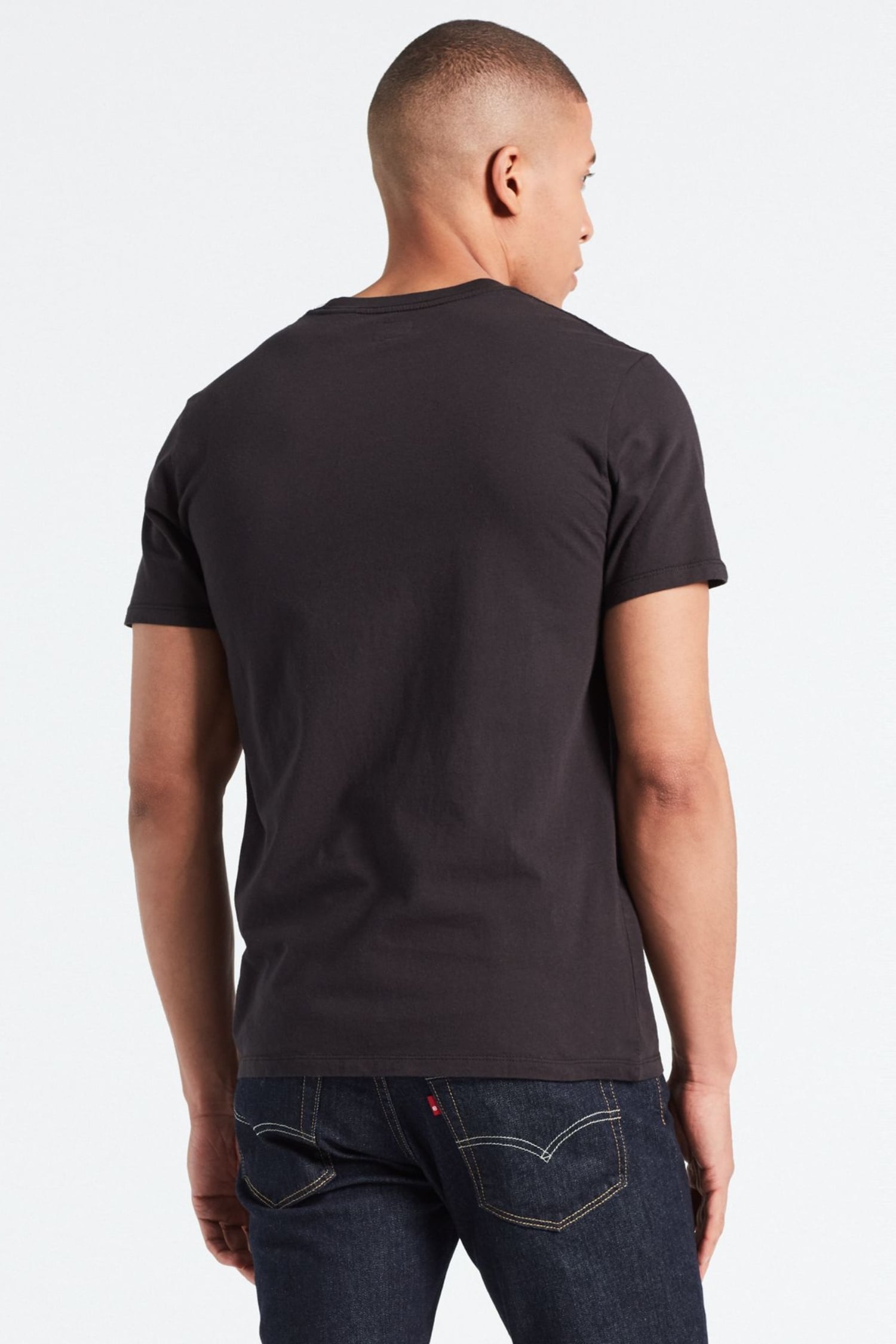 Мужская черная футболка 3