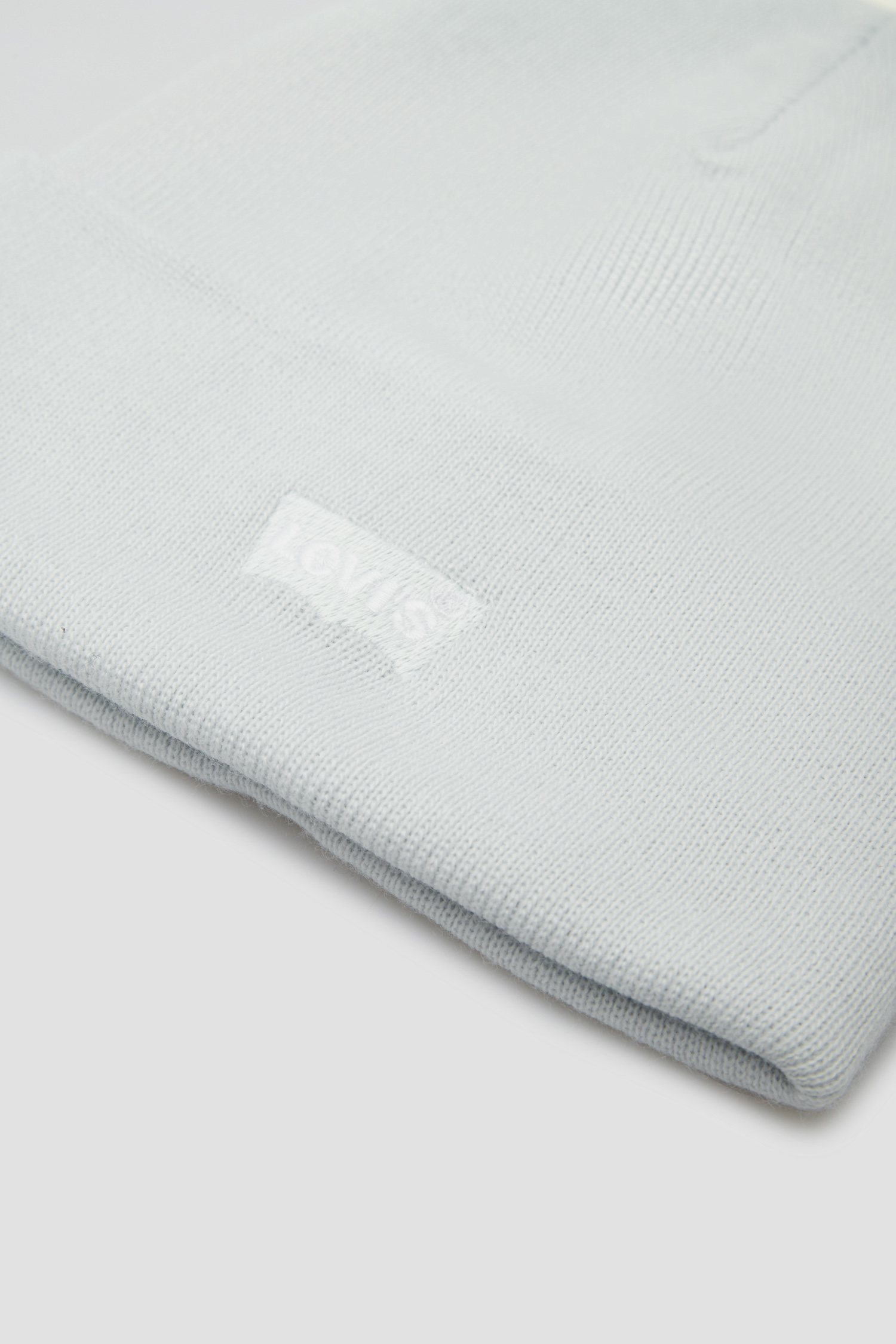 Женская голубая шапка 2