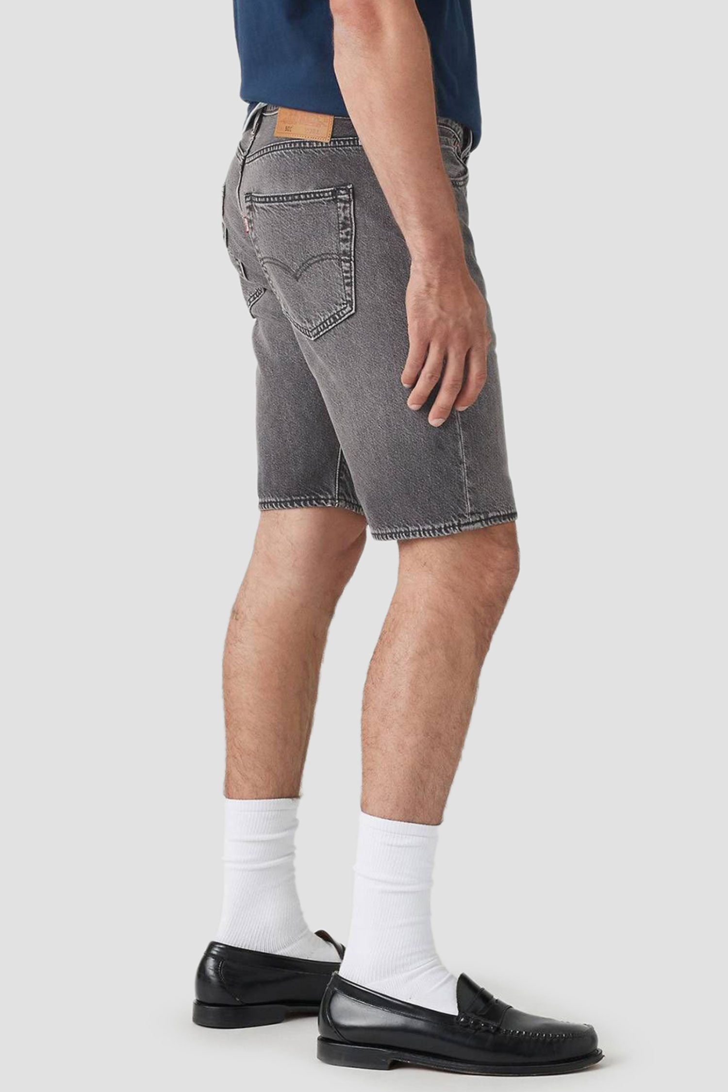 Мужские серые джинсовые шорты  501® 4
