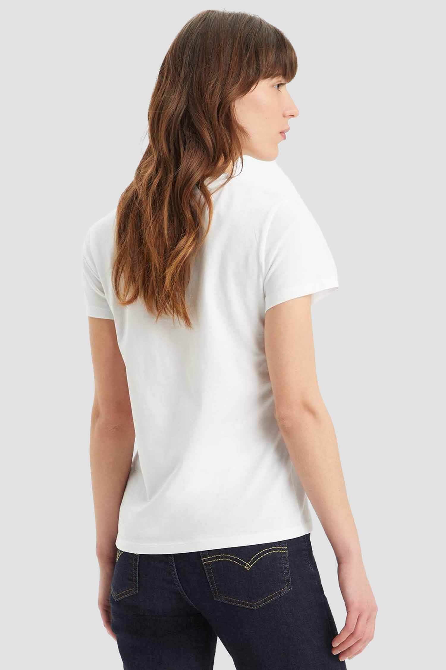 Женская белая футболка 3