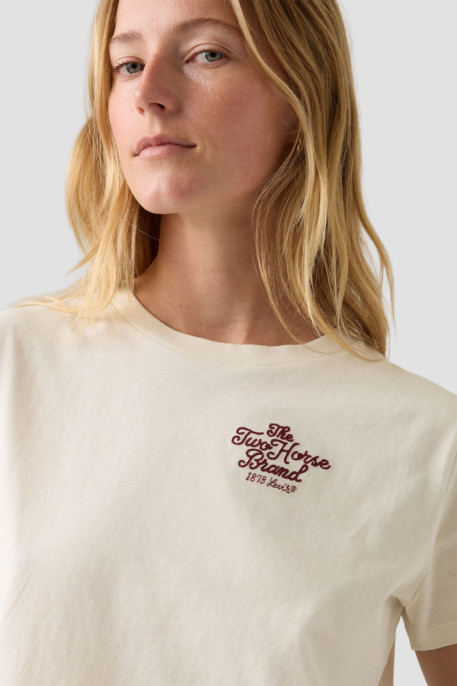 Женская белая футболка 6