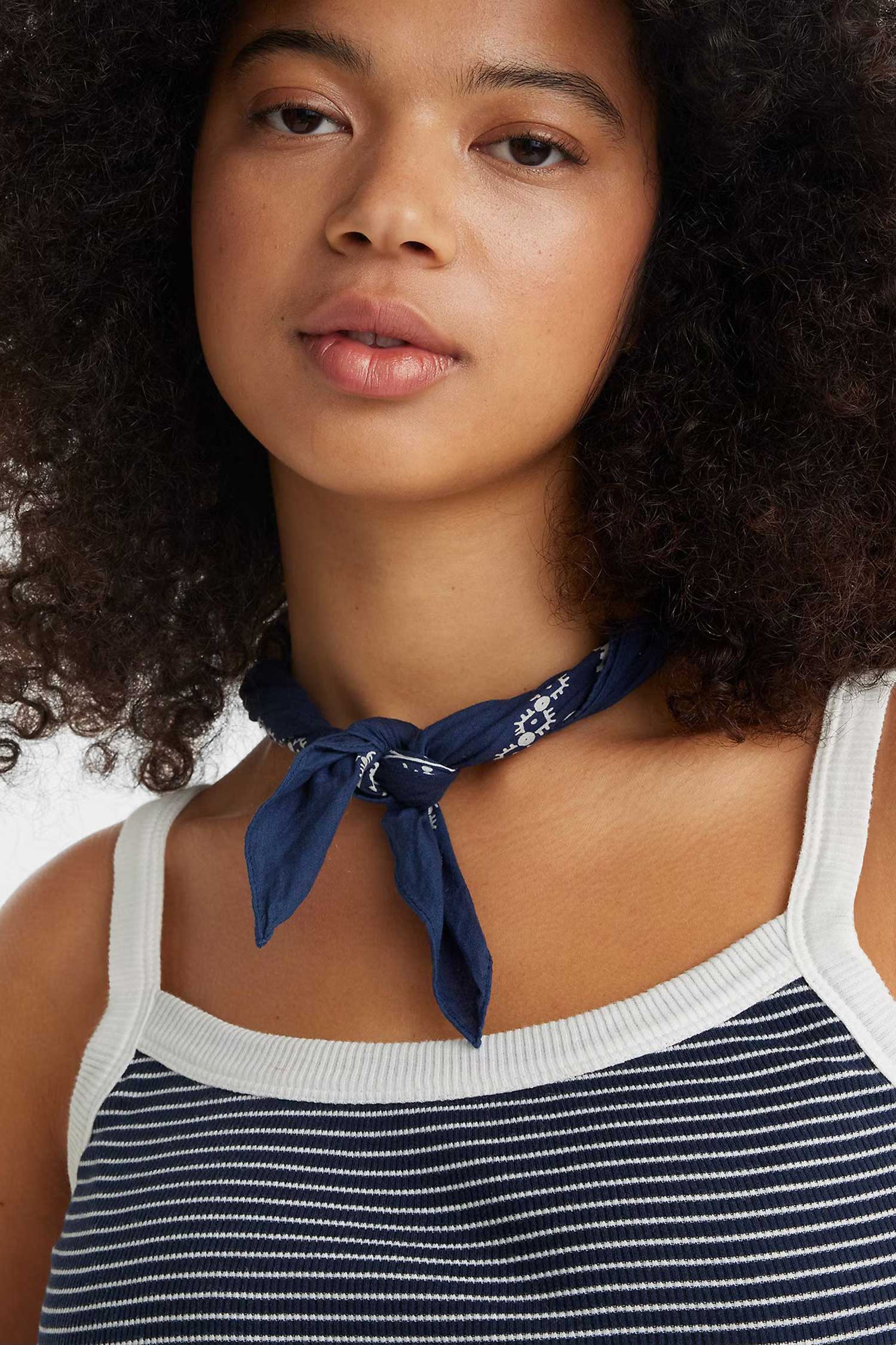 Женская темно-синяя майка в полоску 5