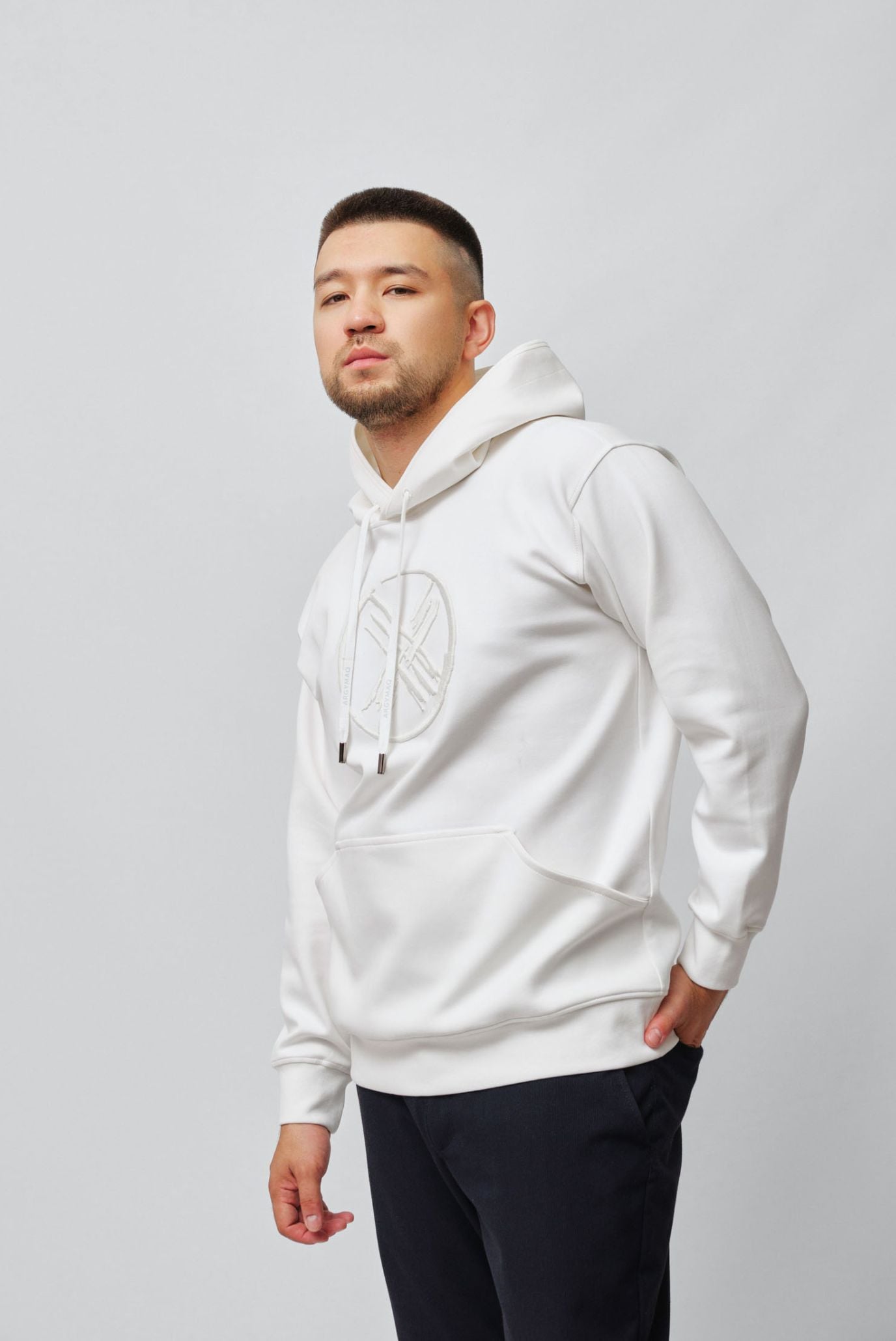 Белое худи ARGYMAQ (Унисекс) 2