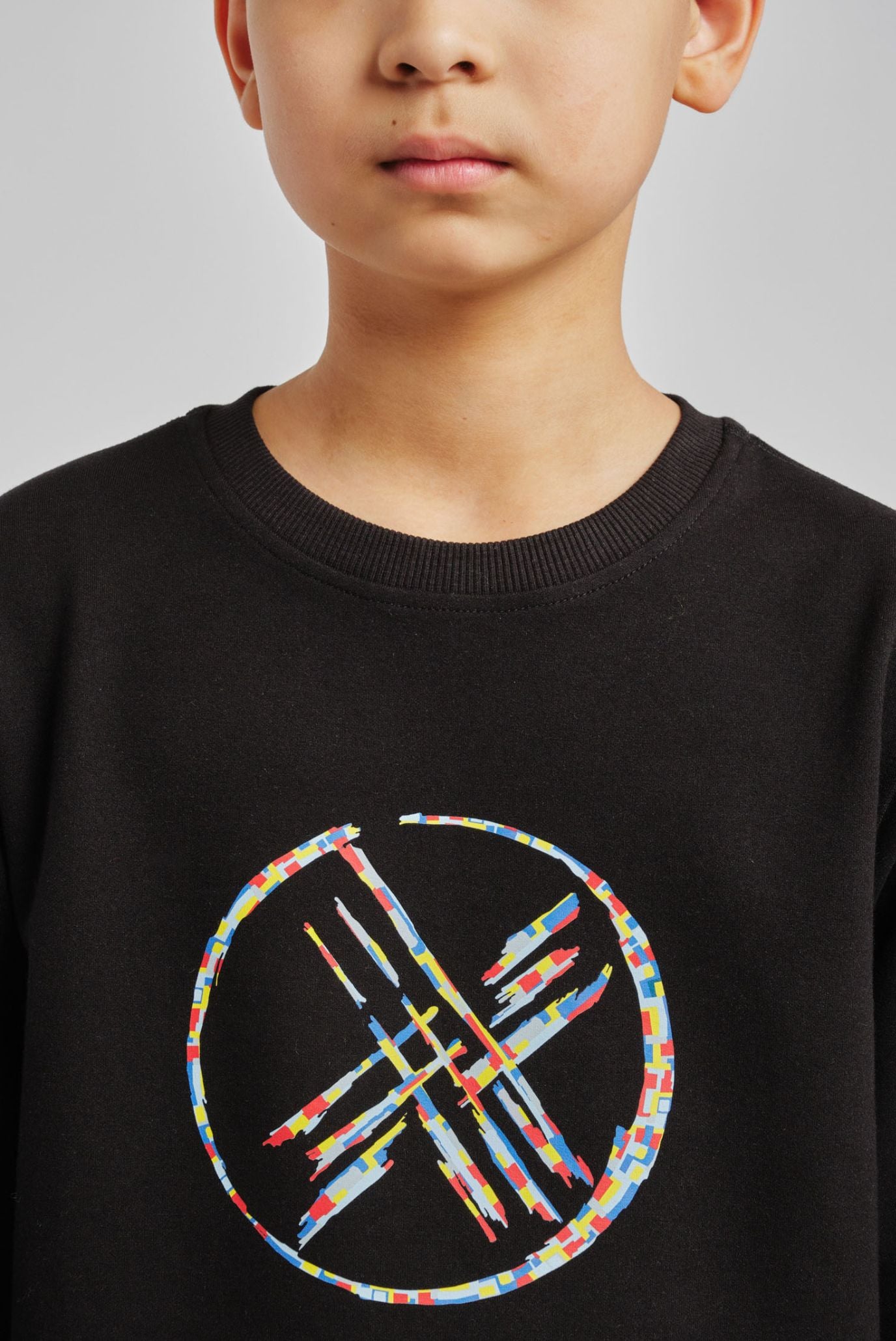 Детский черный свитшот 6