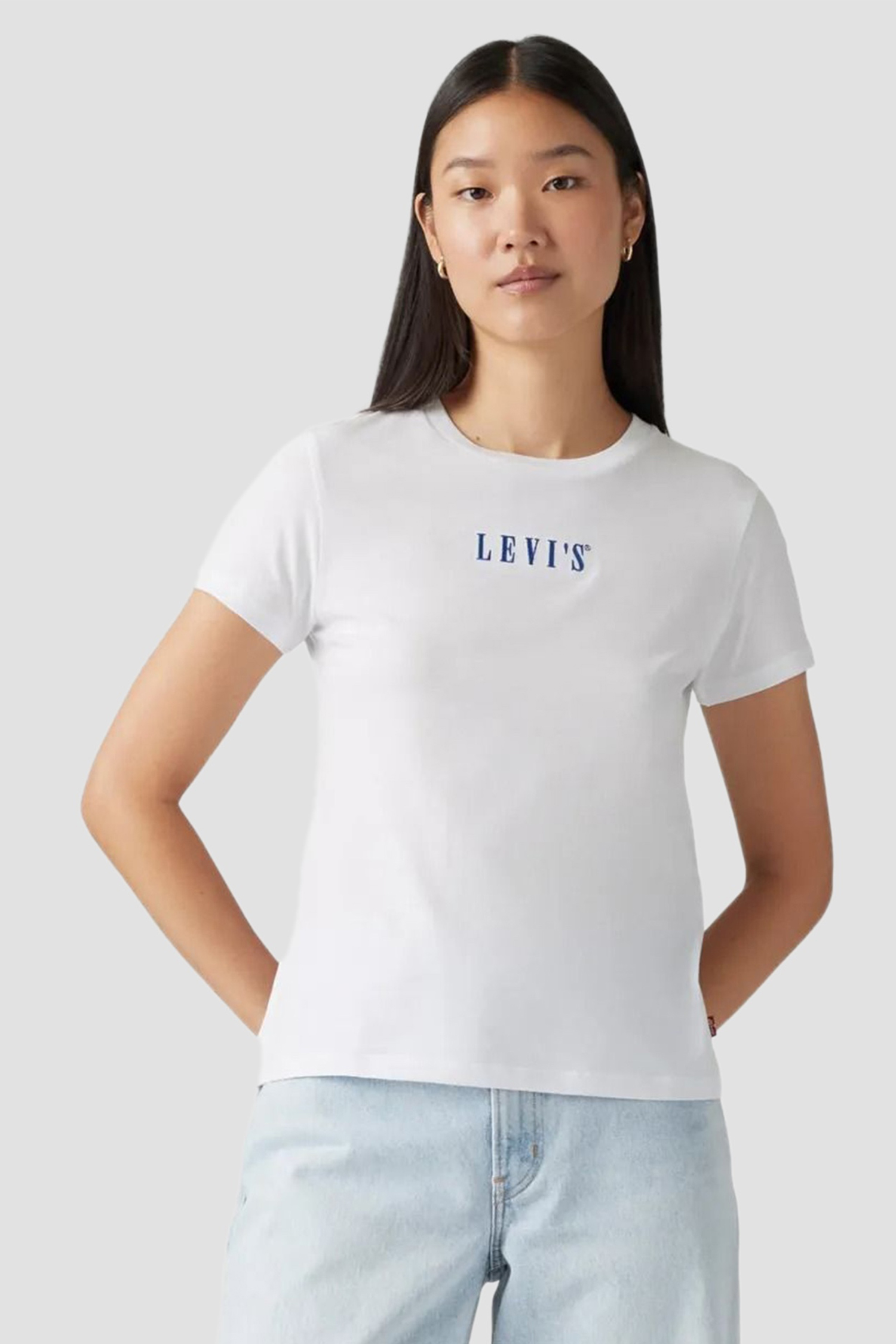 Женская белая футболка 1