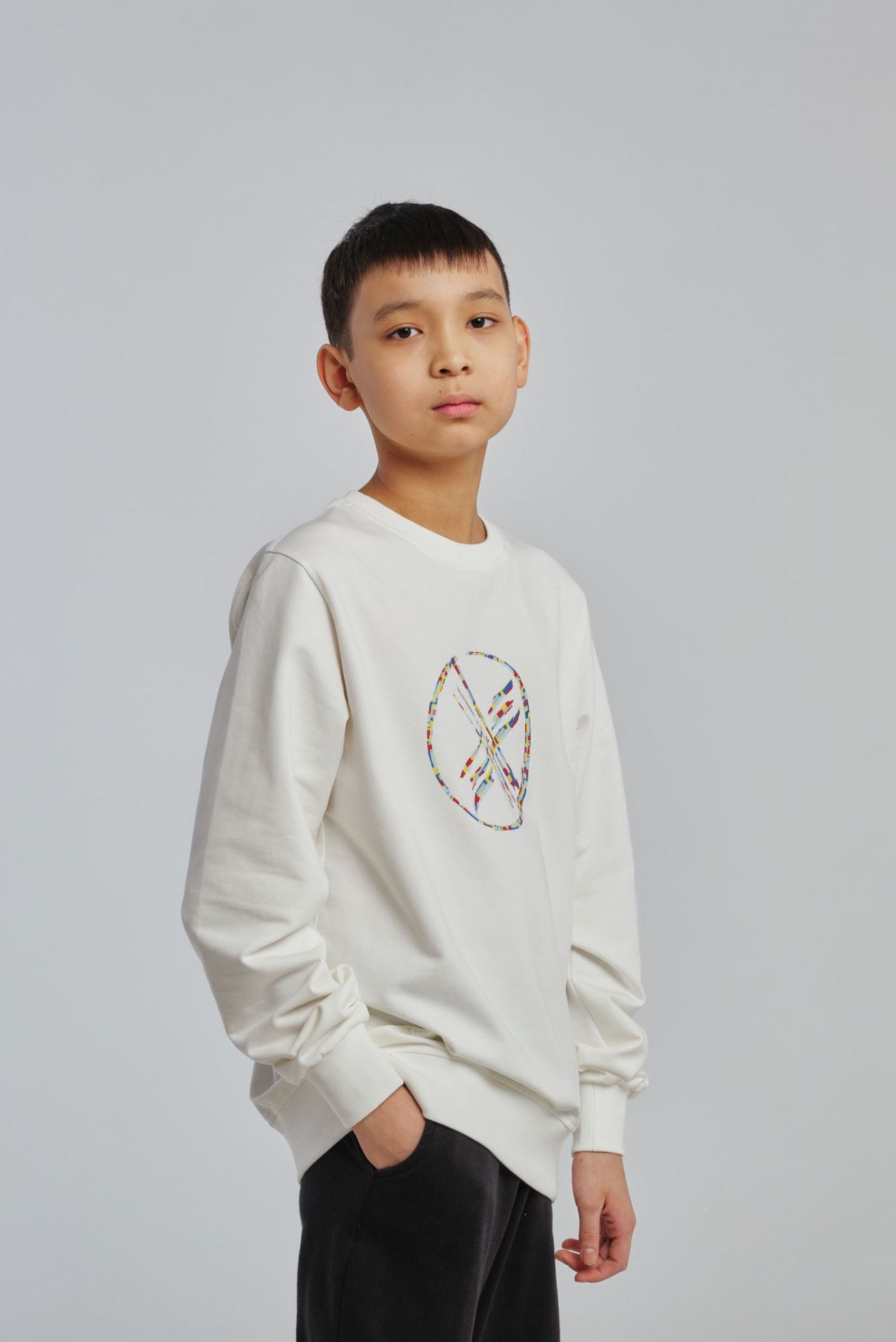 Детский белый свитшот 1