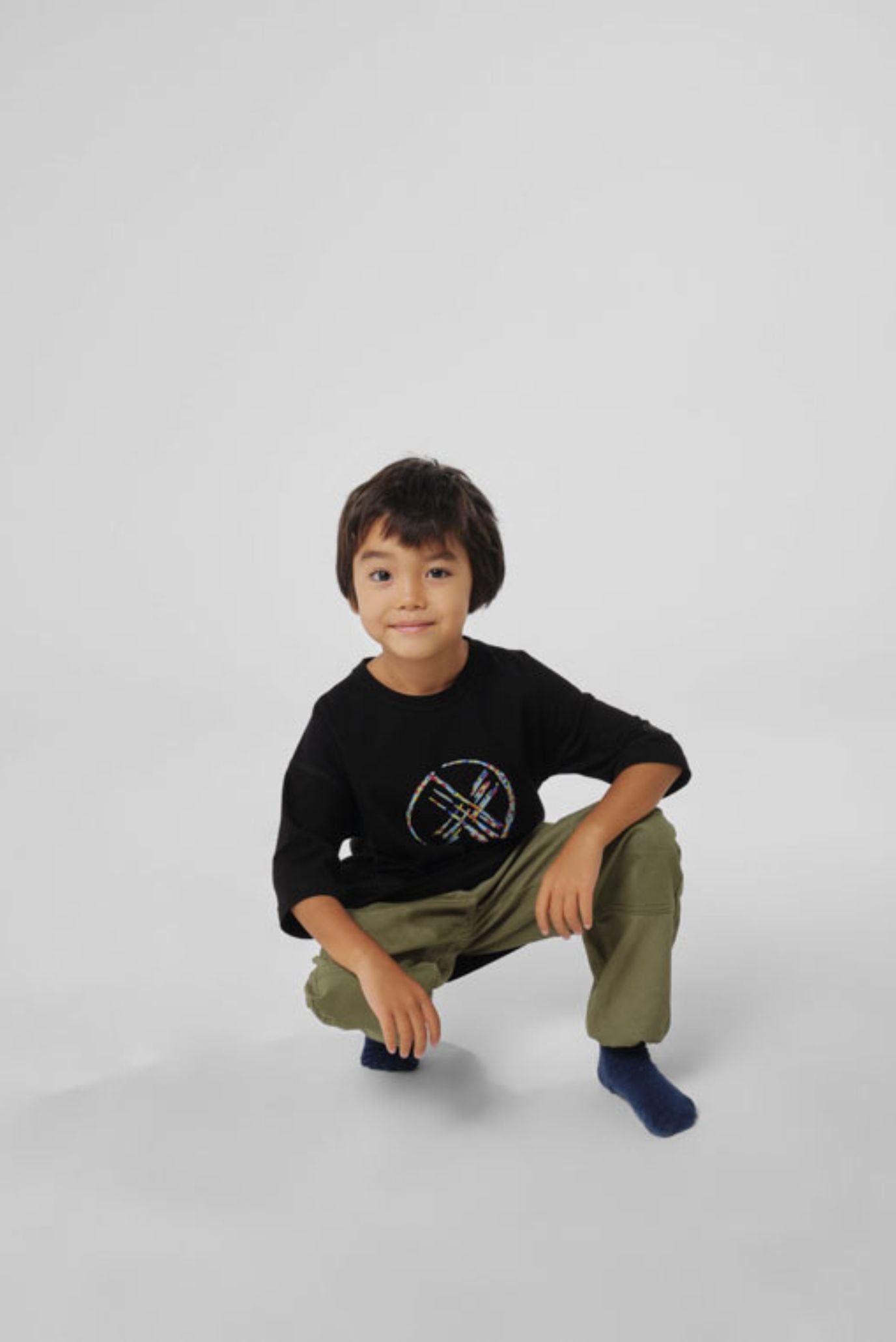 Детская черная футболка оверсайз 5