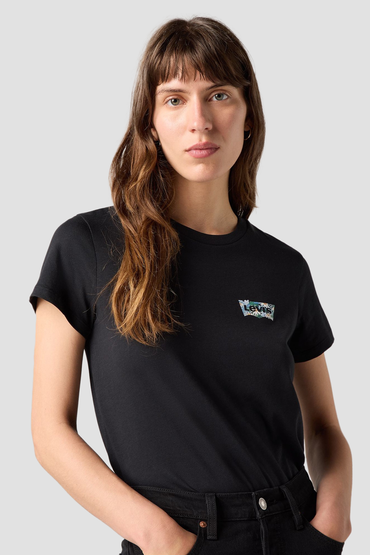 Женская черная футболка 5