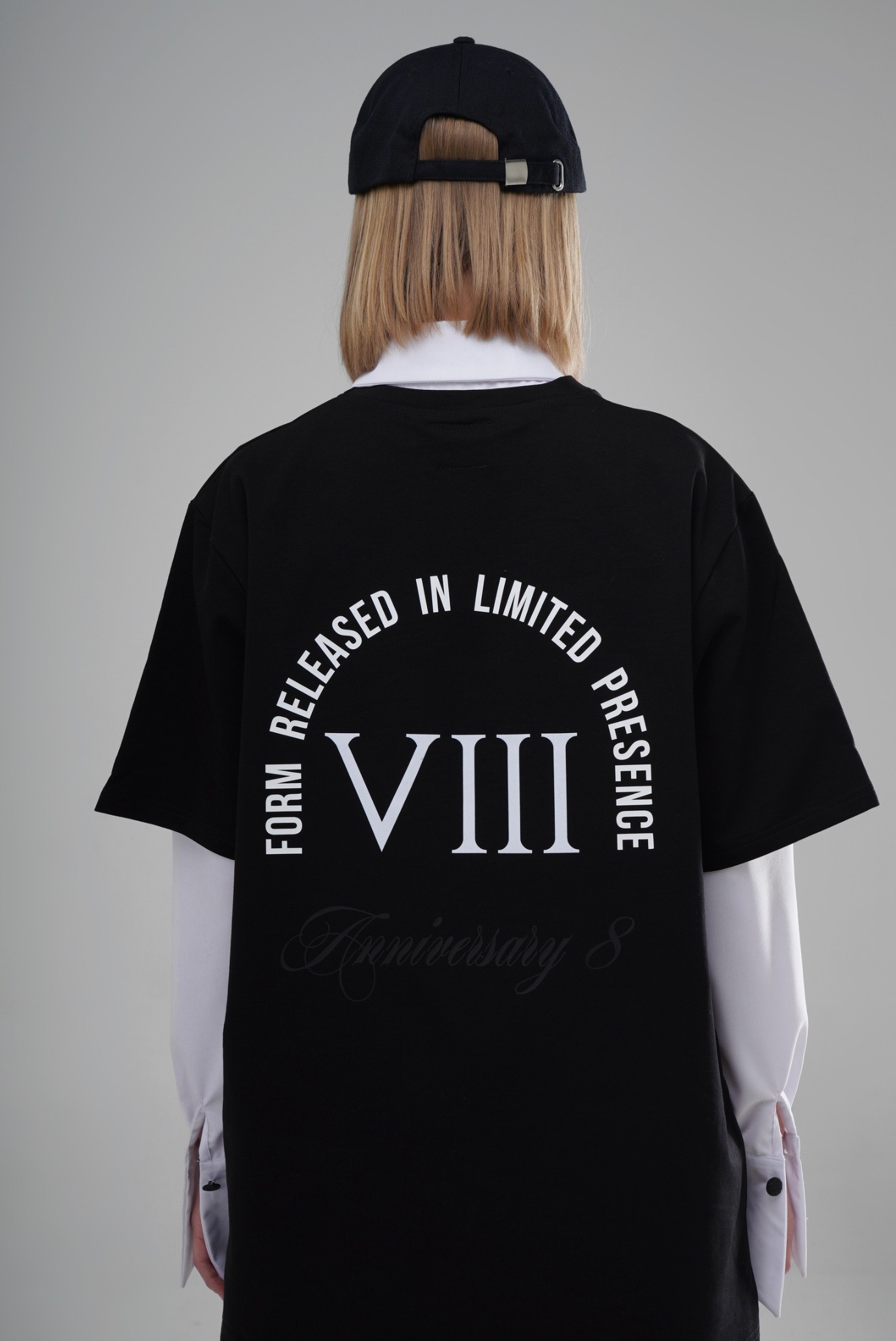 Футболка ANNIVERSARY 8 / FORM RELEASED 4