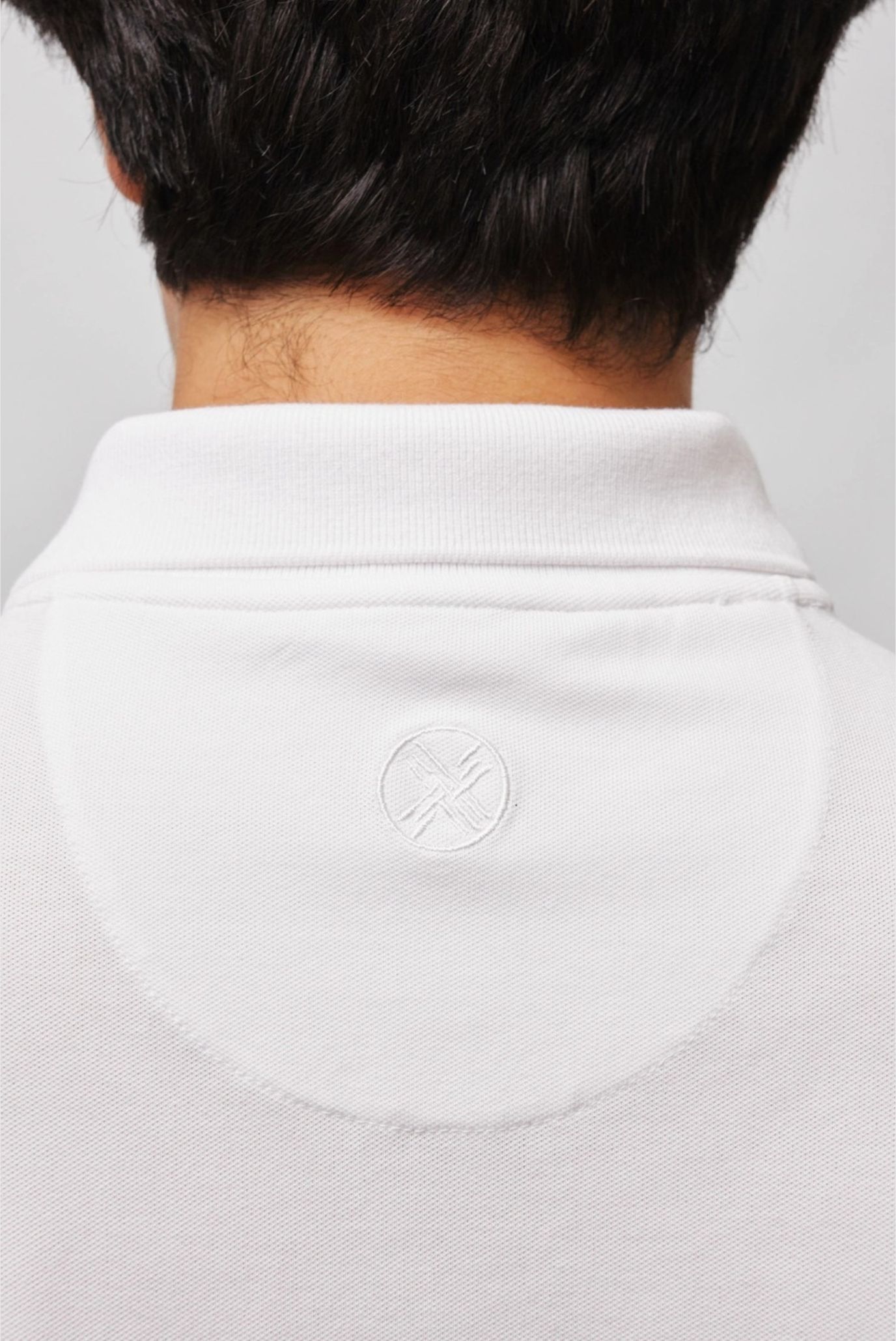 Мужское белое поло 7