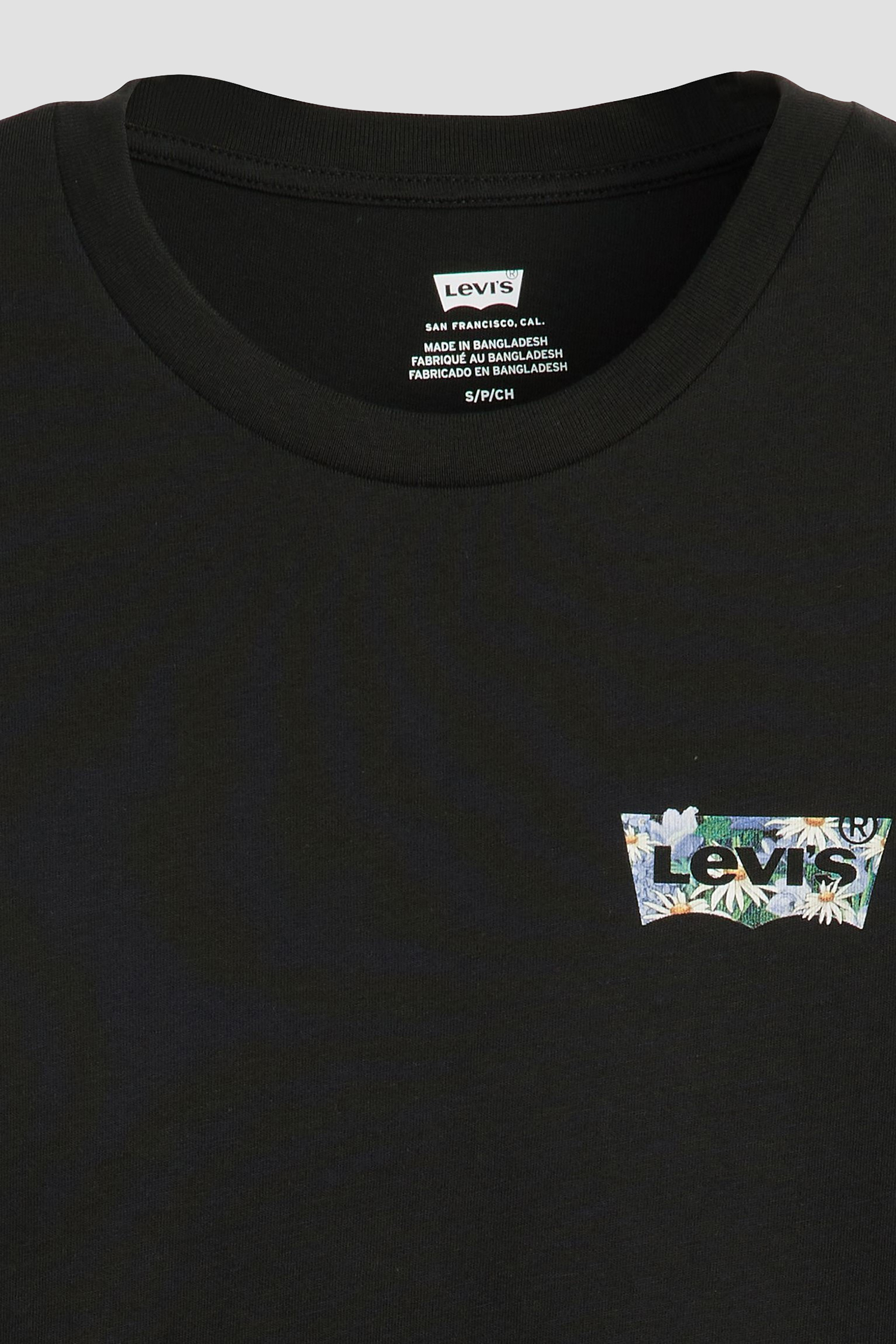 Женская черная футболка 6