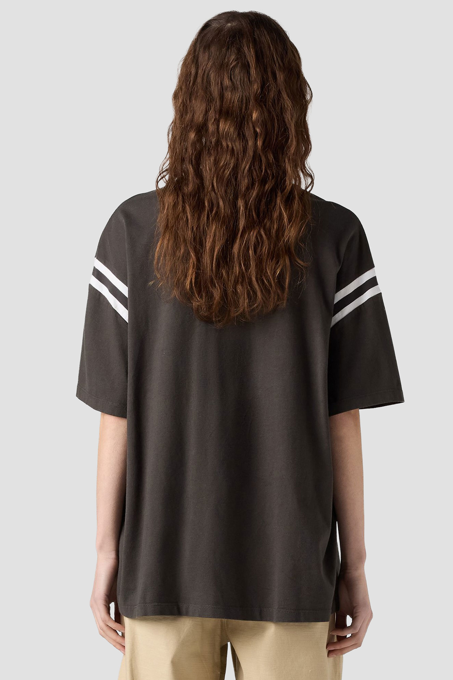 Женская черная футболка 3