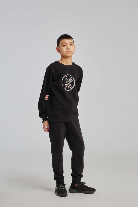 Детский черный свитшот Argymaq