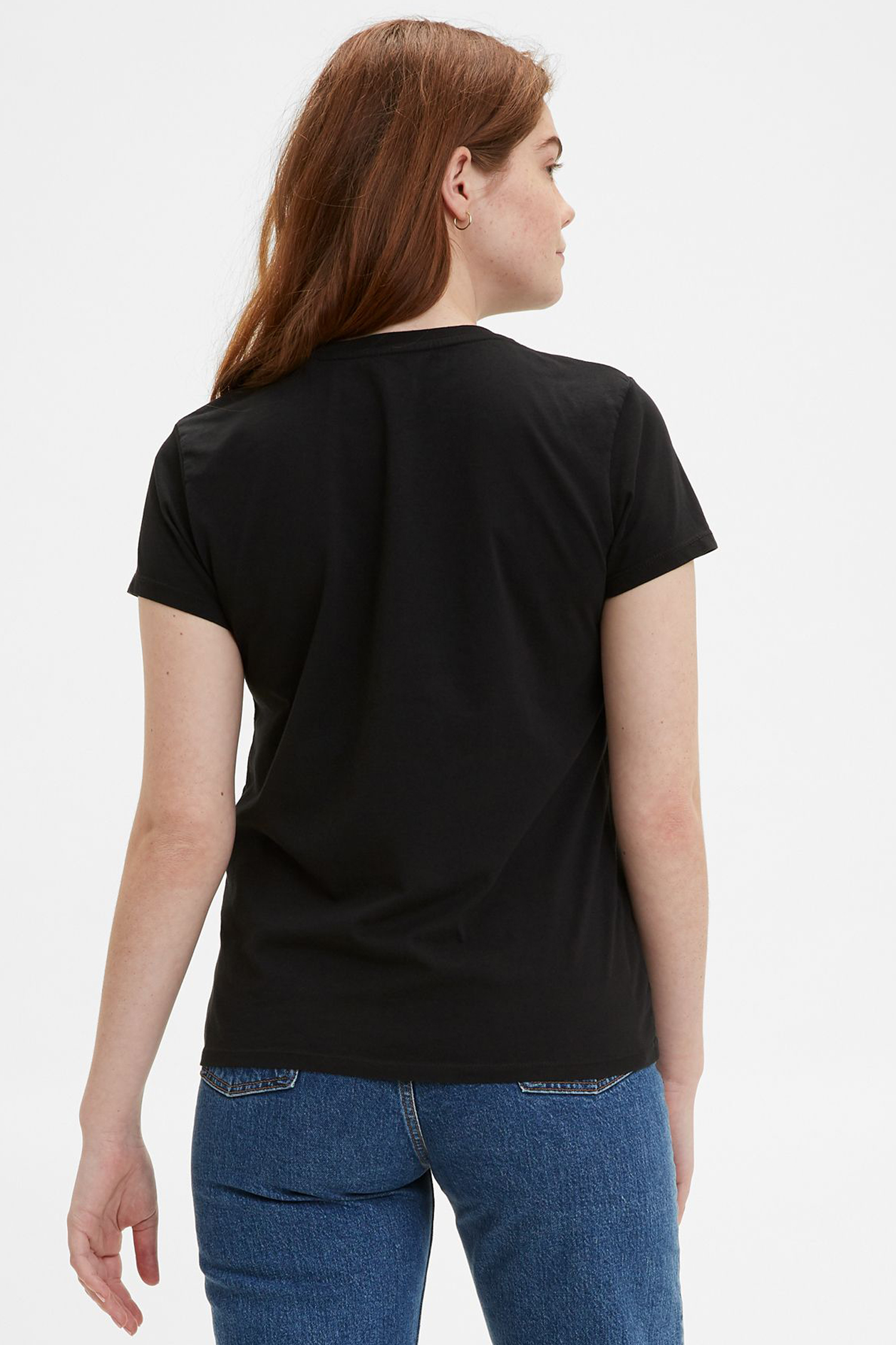 Женская черная футболка 3