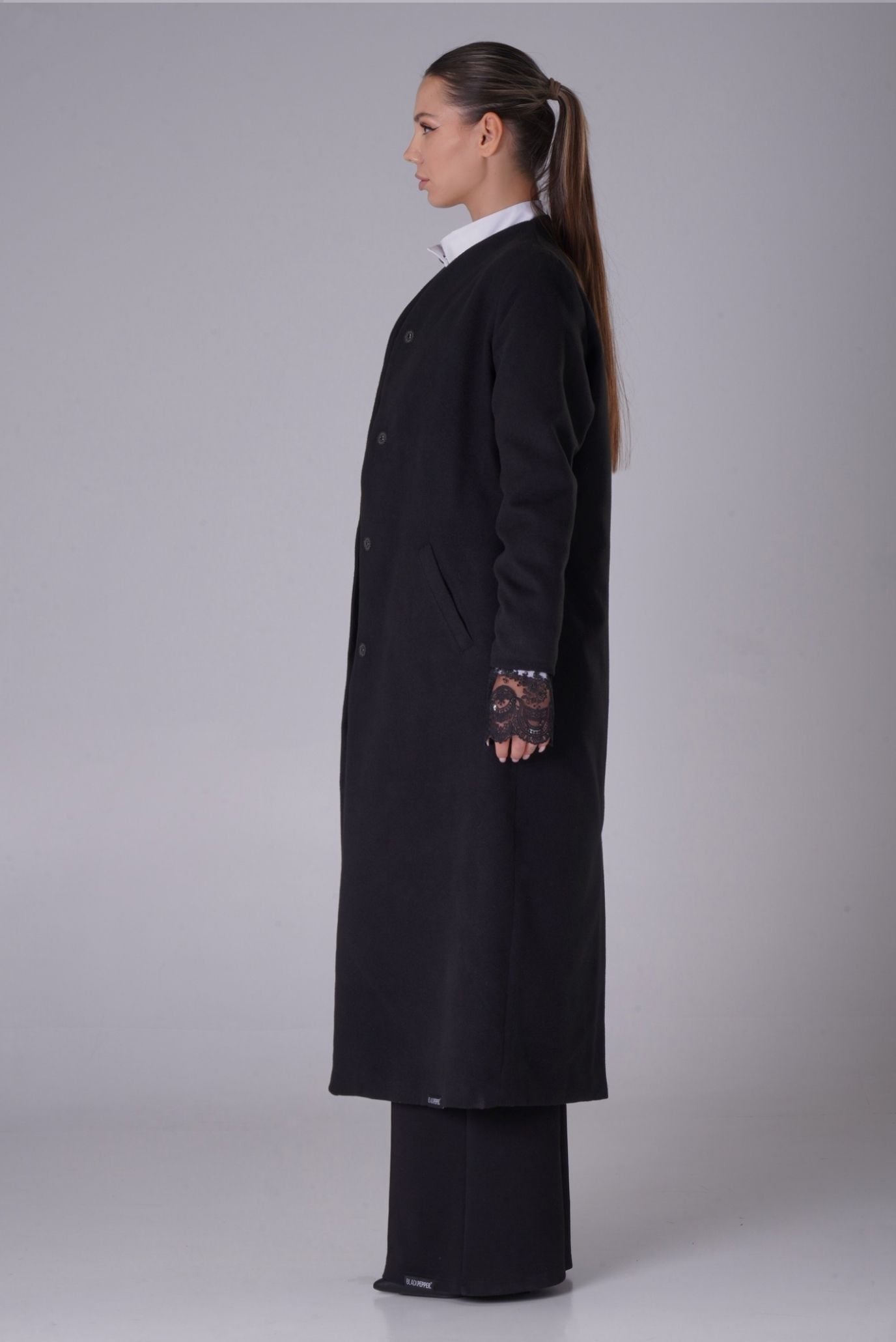 Женское черное теплое пальто 3