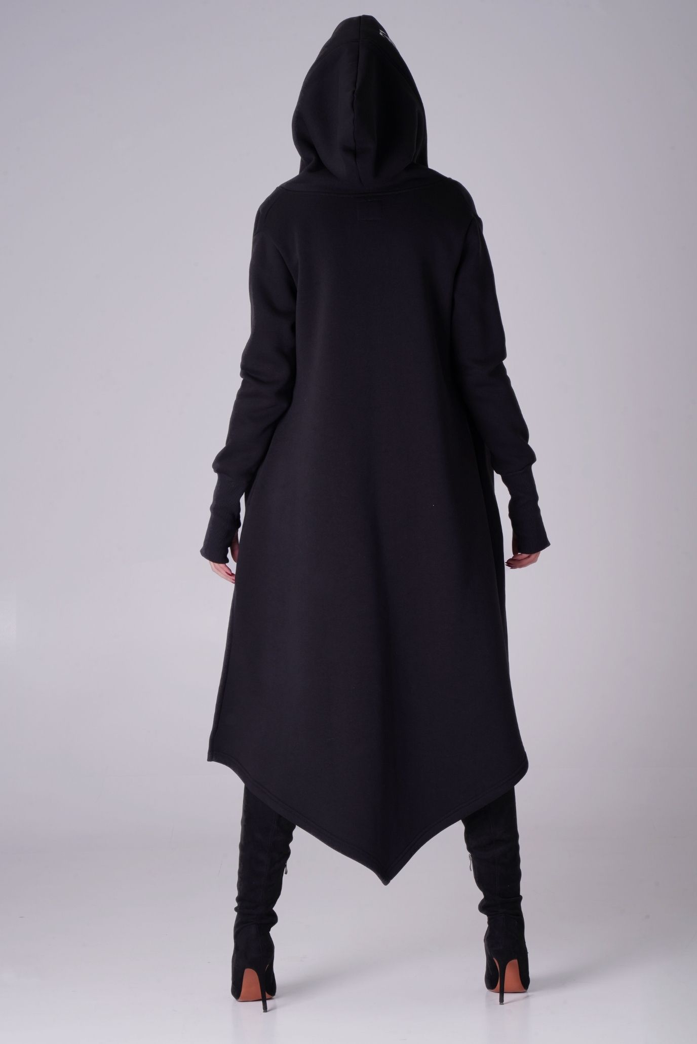 Женская черная мантия 4